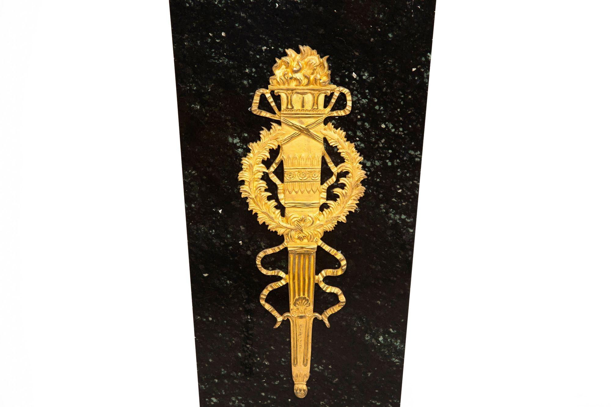 Französischer Louis XVI Grüner Marmor Bronze Pedestal Säule ca. 1880s im Angebot 2