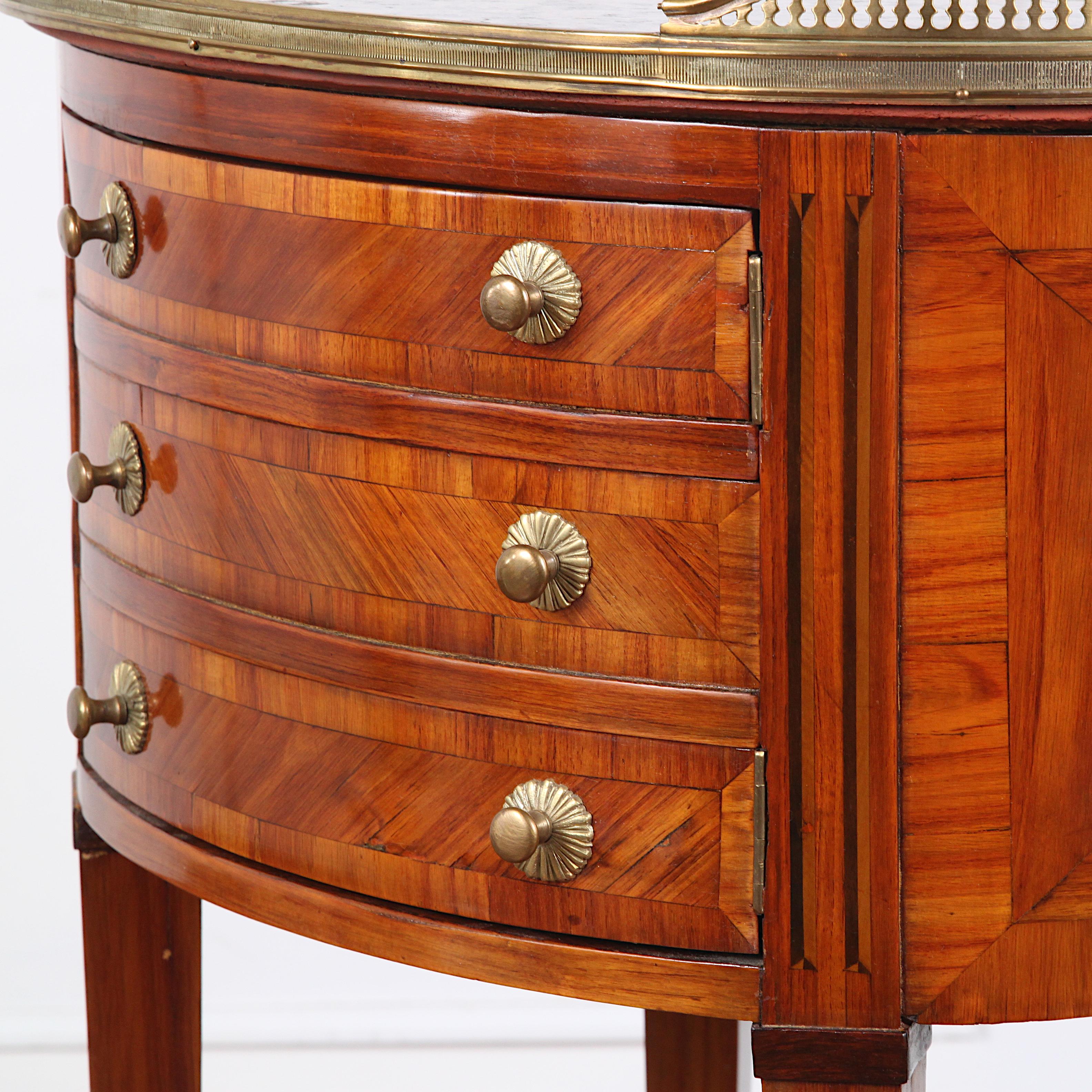 French Louis XVI Inlaid Kingwood Oval Stand Nightstand Side Table In Good Condition In Vancouver, British Columbia