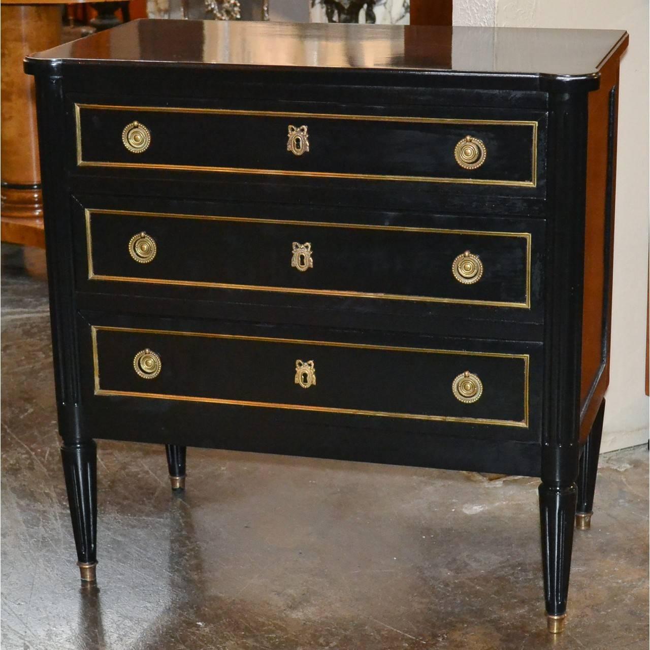 French Louis XVI Style Lacquered Chest In Good Condition In Dallas, TX