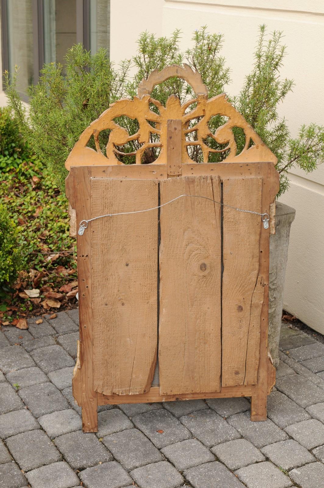 Miroir en bois doré de style Louis XVI, fin du XVIIIe siècle, à motifs d'arts libéraux en vente 6