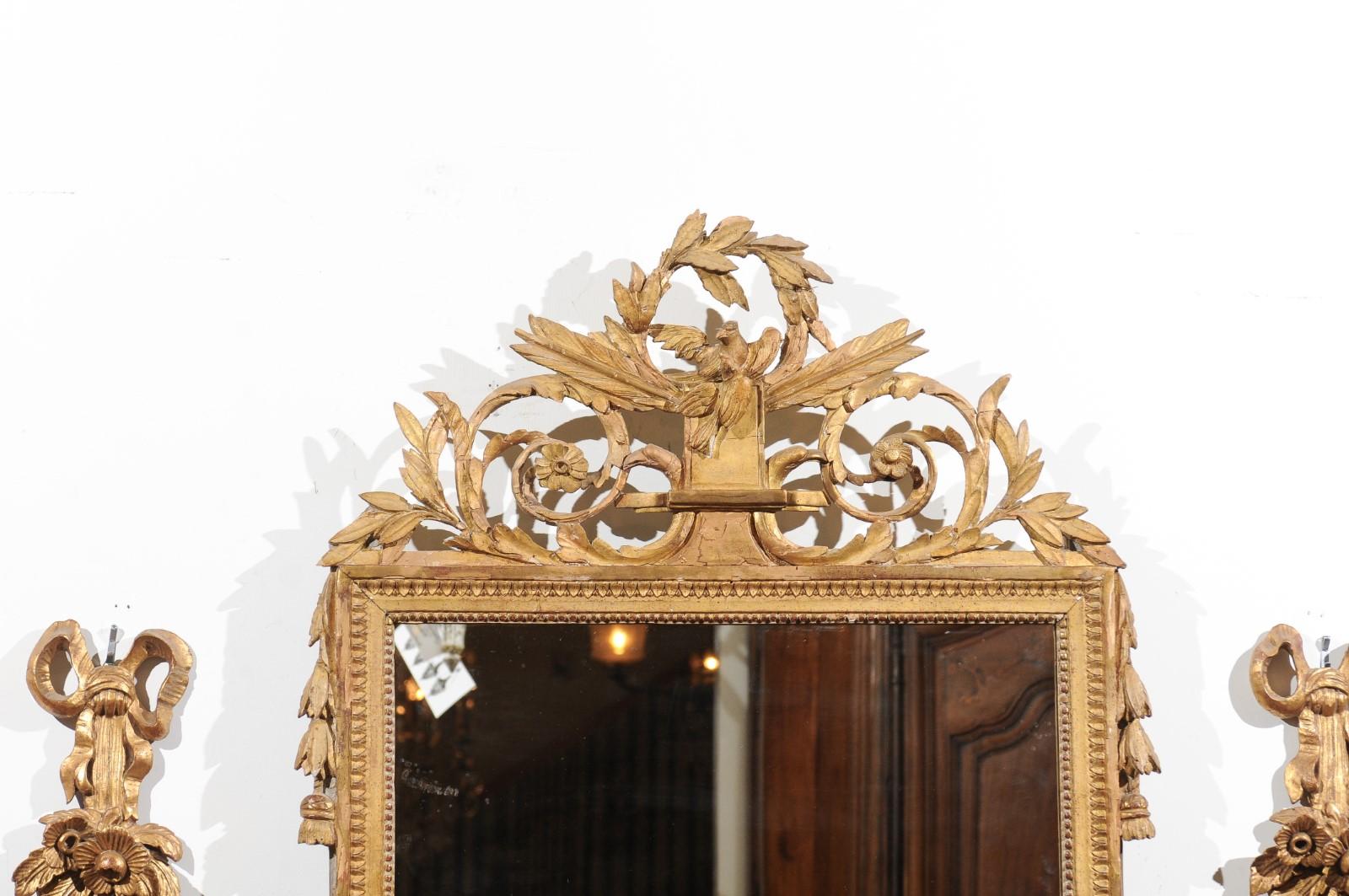 18th Century and Earlier French Louis XVI Late 18th Century Giltwood Wedding Mirror with Kissing Doves