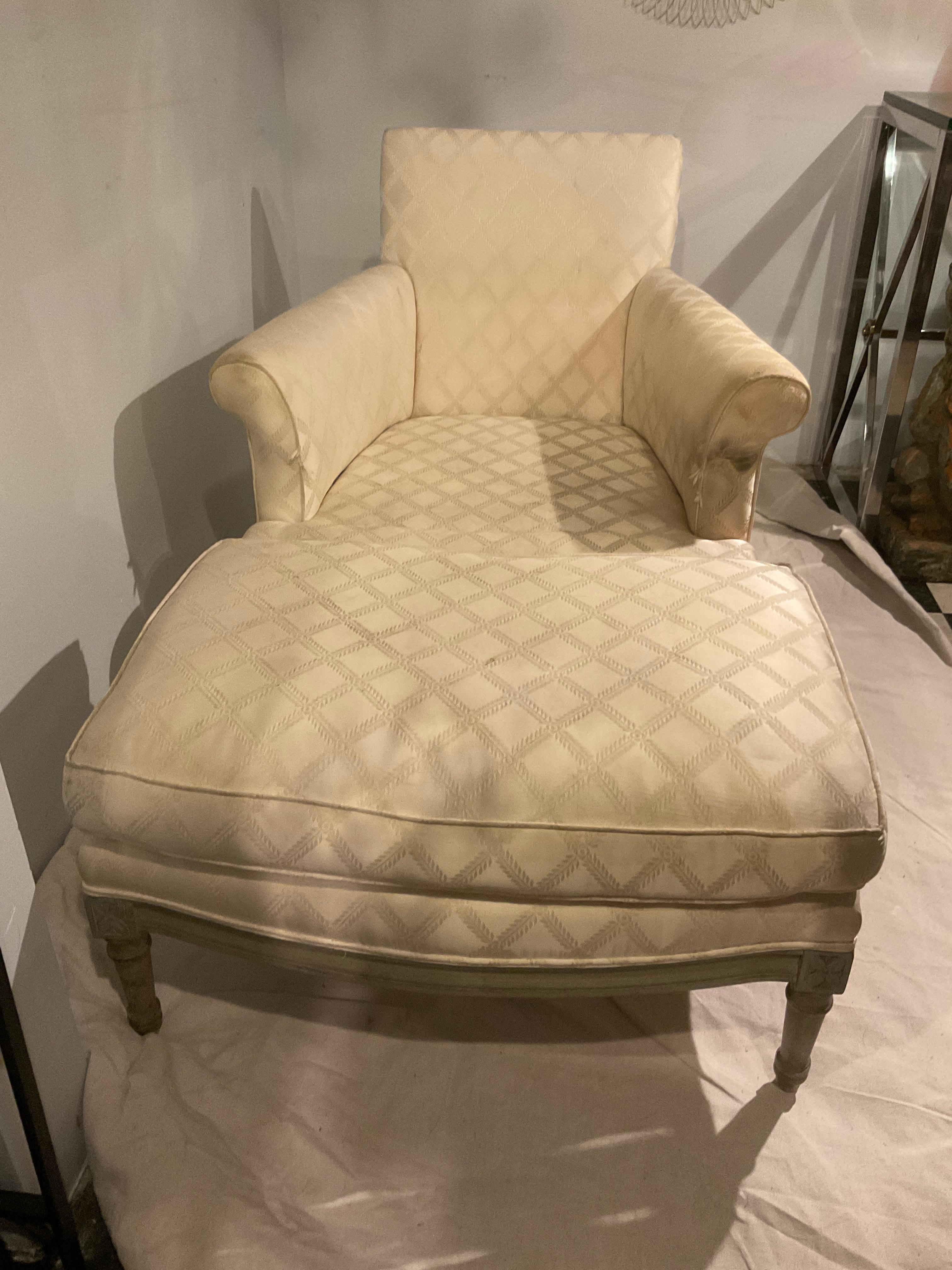 French Louis XVI Lounge Chair And Ottoman  In Good Condition For Sale In Tarrytown, NY