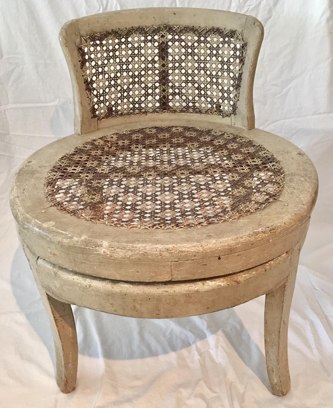 French Louis XVI Low Caned Fireside Slipper Chair, 18th Century For Sale 1