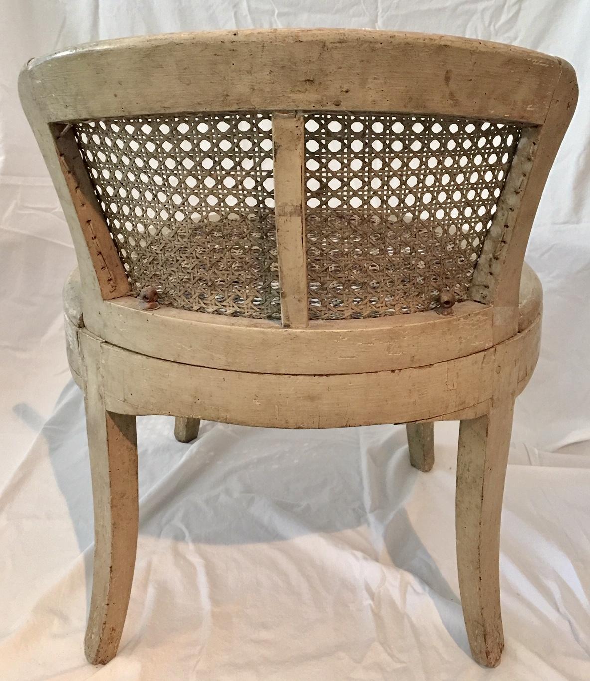 French Louis XVI Low Caned Fireside Slipper Chair, 18th Century For Sale 4