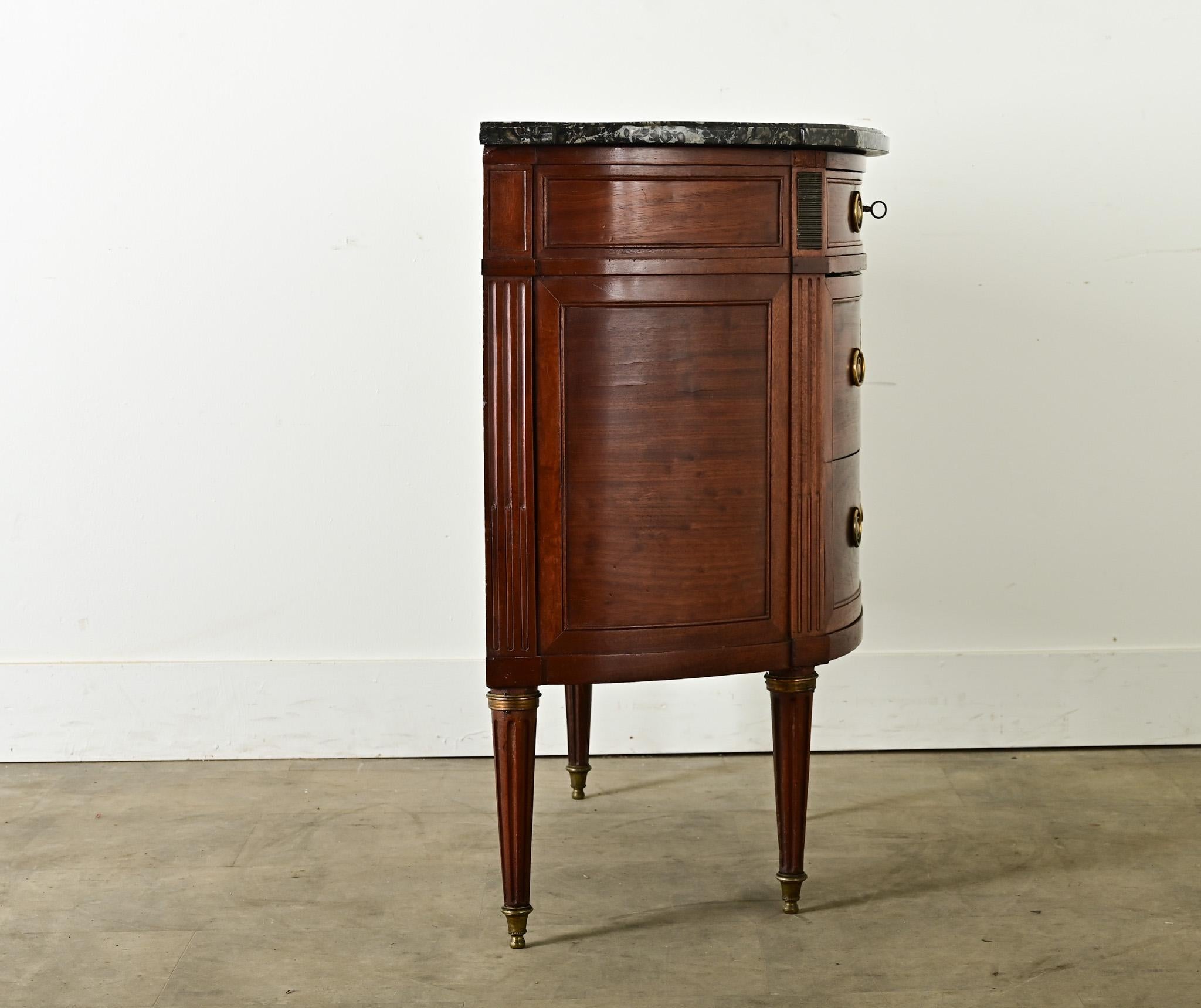 Commode francese Luigi XVI in mogano Demilune in vendita 3