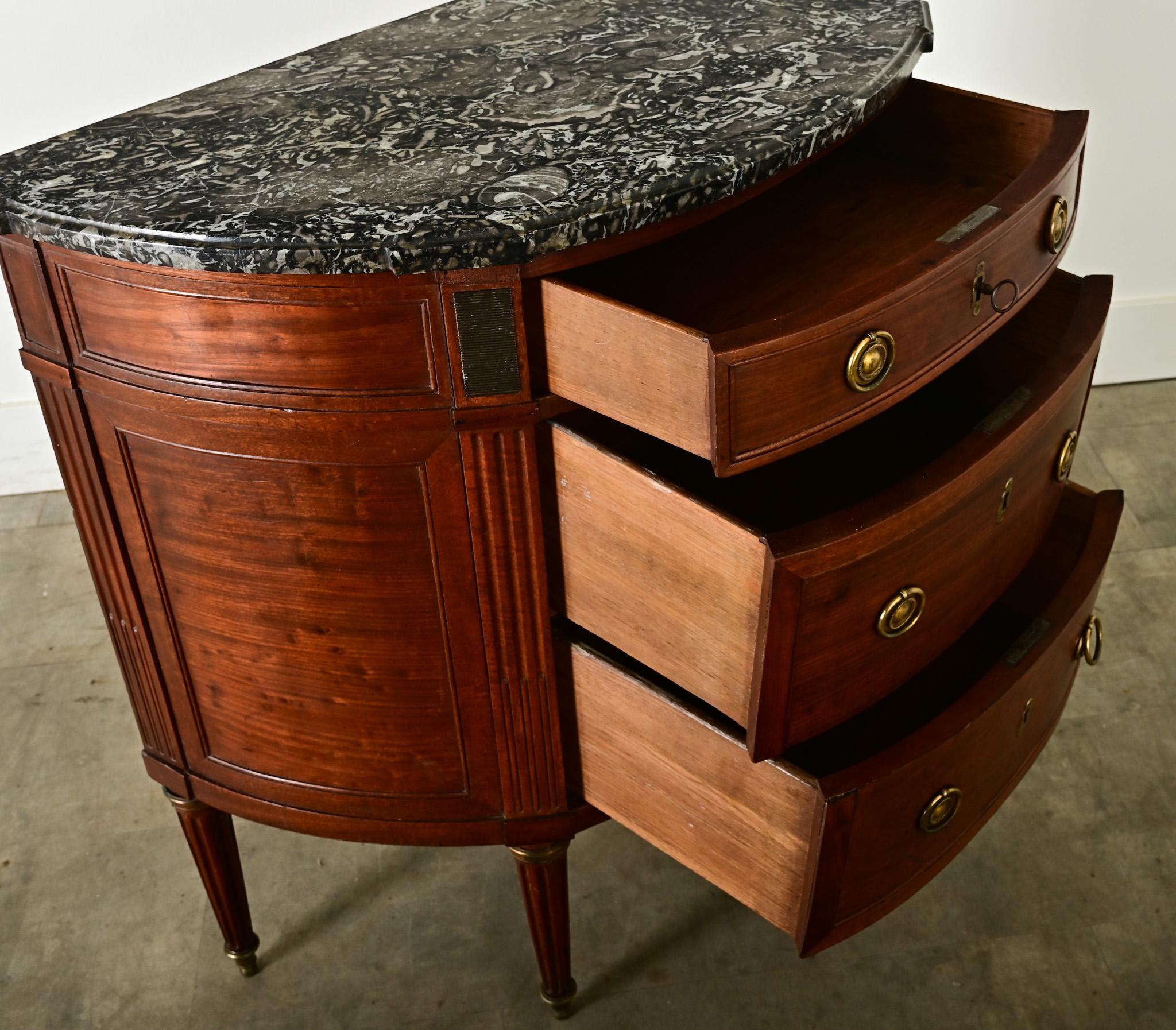 Commode francese Luigi XVI in mogano Demilune in vendita 4