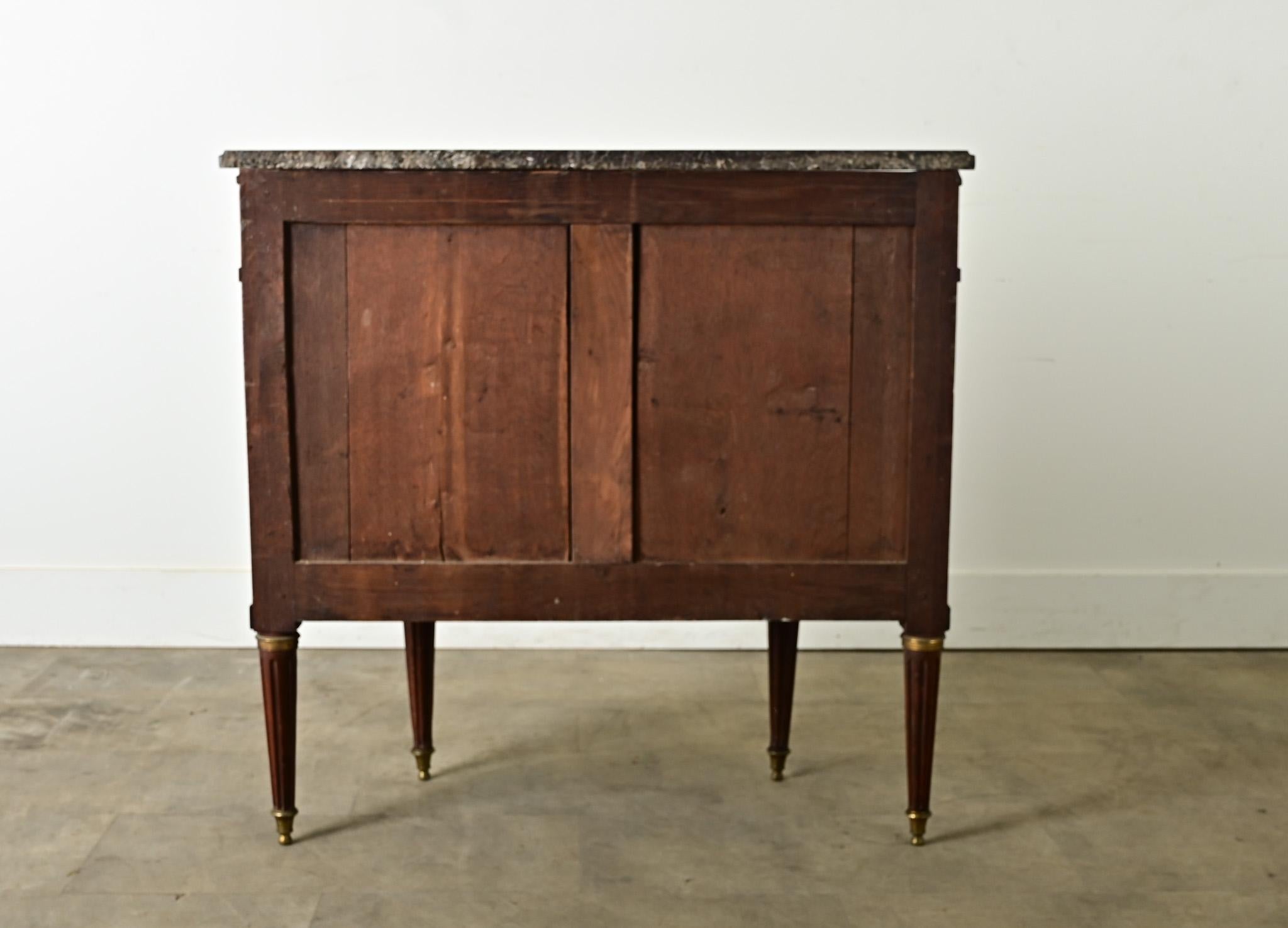 Commode francese Luigi XVI in mogano Demilune in vendita 5