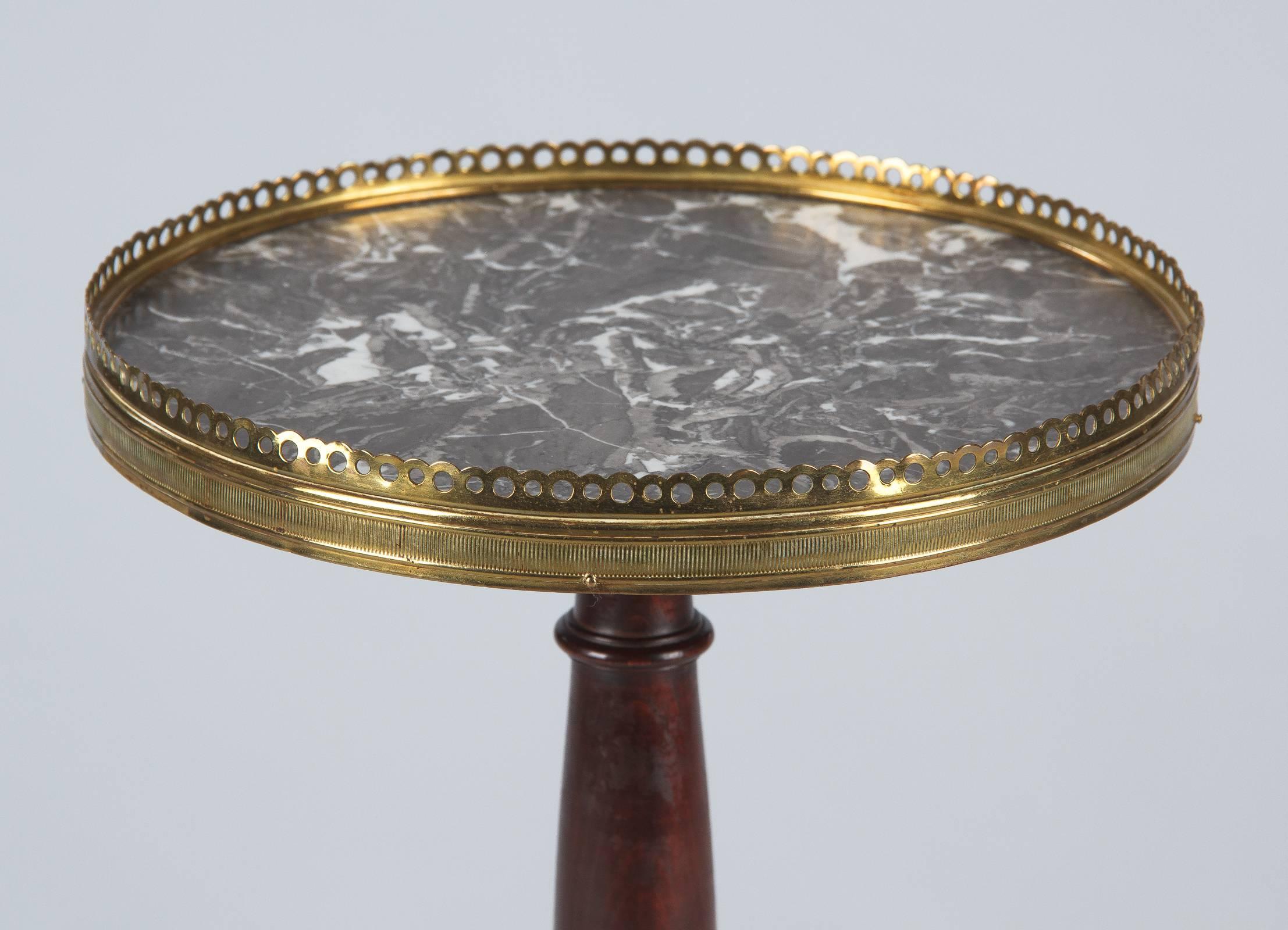 French Louis XVI Mahogany Gueridon Table with Marble Top, 1940s In Good Condition In Austin, TX