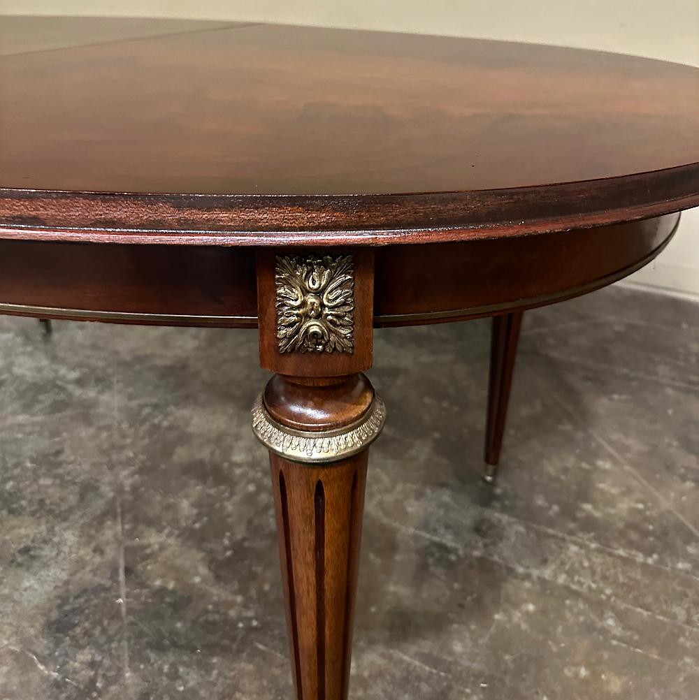 Mesa de Comedor Ovalada de Caoba Luis XVI Francesa en venta 4
