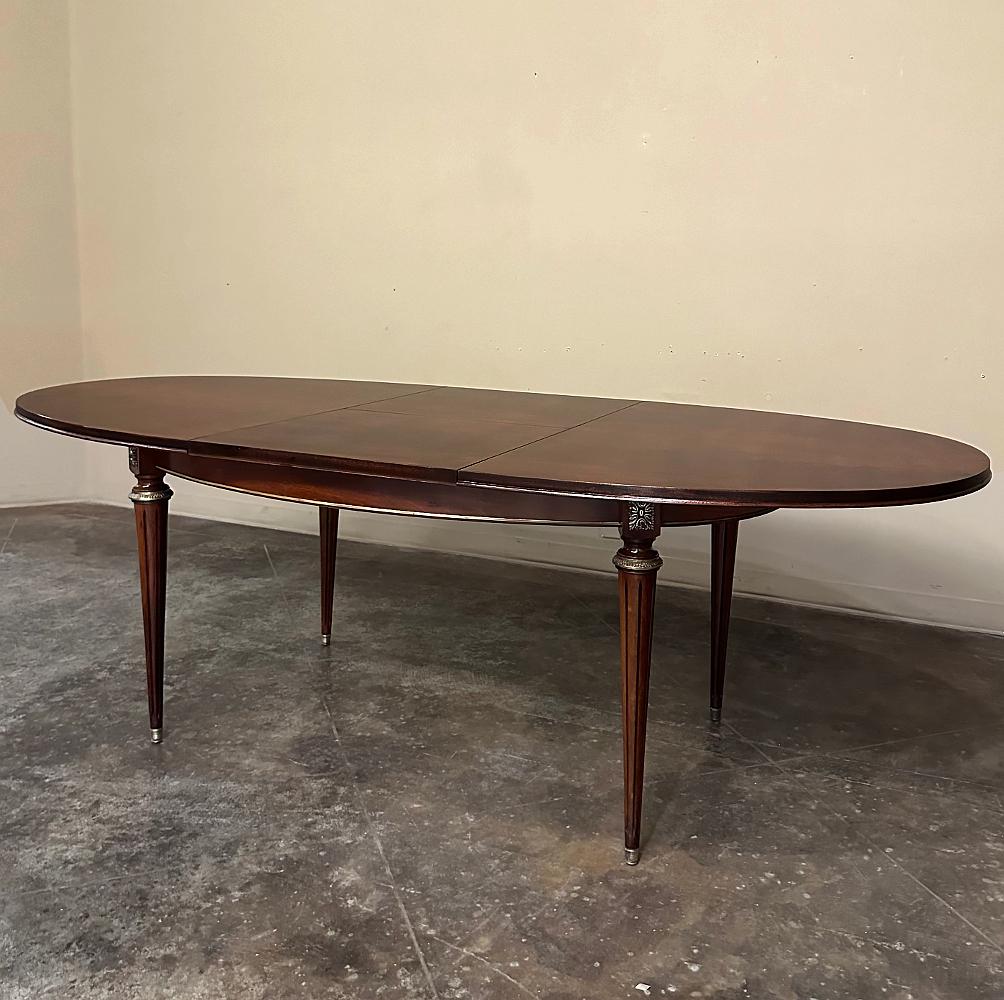 Mesa de Comedor Ovalada de Caoba Luis XVI Francesa en venta 6