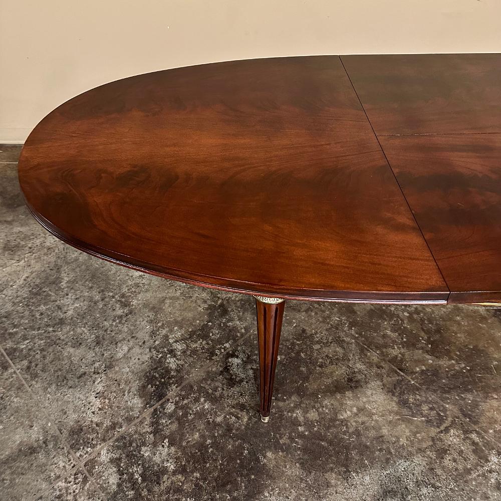 Mesa de Comedor Ovalada de Caoba Luis XVI Francesa en venta 9