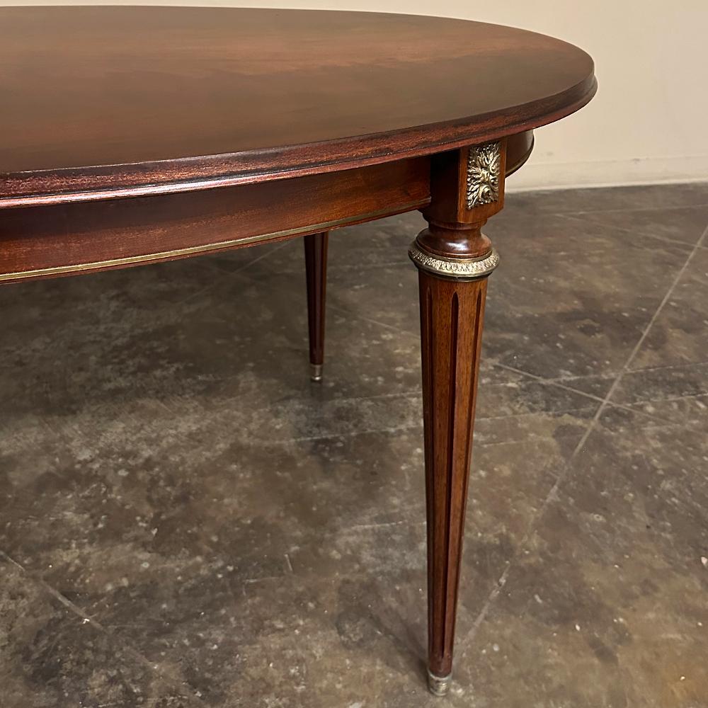 Mesa de Comedor Ovalada de Caoba Luis XVI Francesa en venta 12
