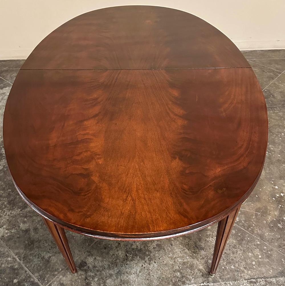 Mesa de Comedor Ovalada de Caoba Luis XVI Francesa Latón en venta