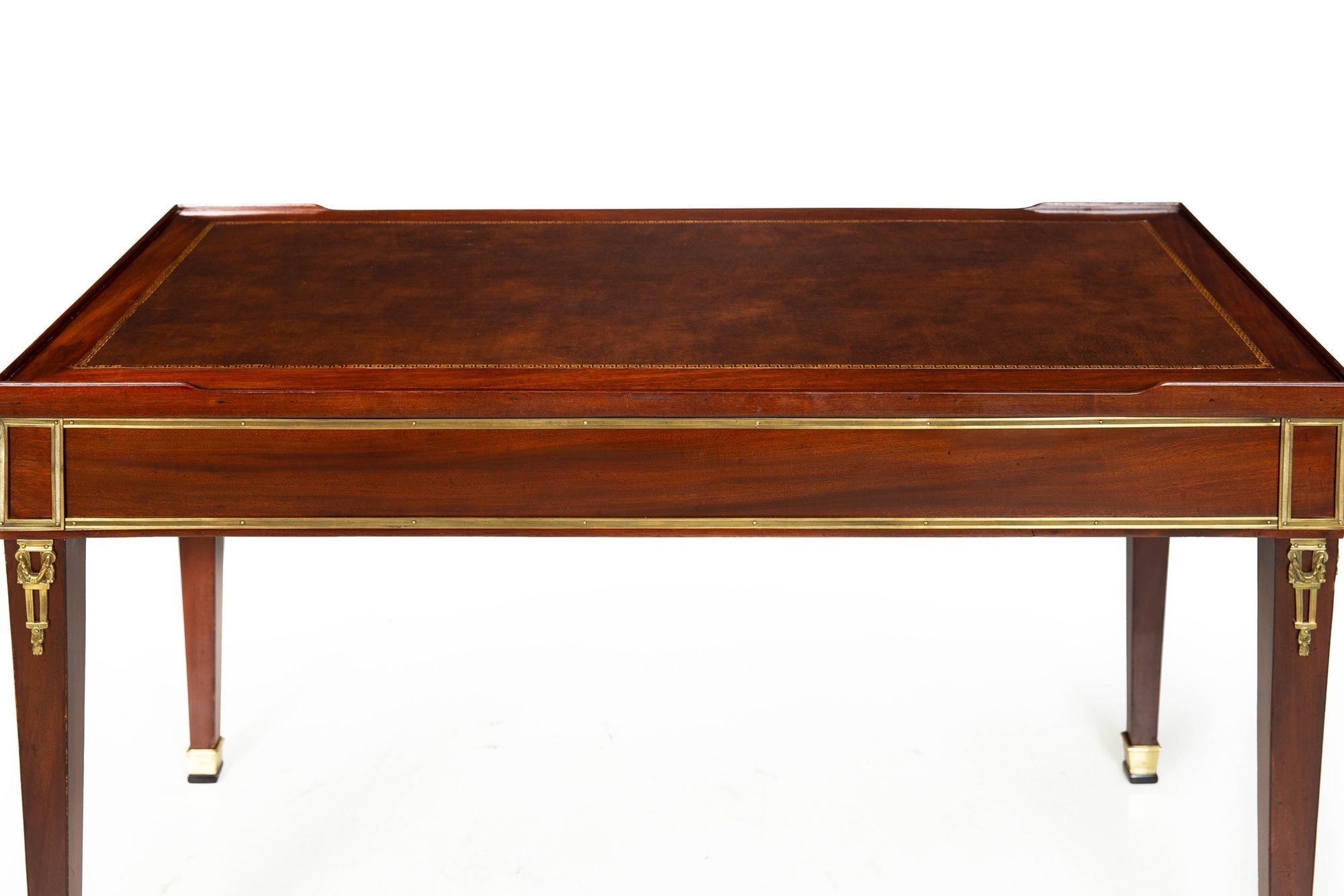 French Louis XVI Mahogany Writing Desk Tric-Trac Game Table circa 1785 For Sale 4