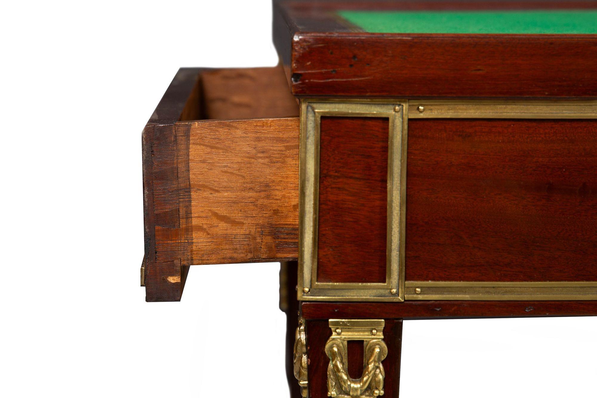 French Louis XVI Mahogany Writing Desk Tric-Trac Game Table circa 1785 For Sale 11