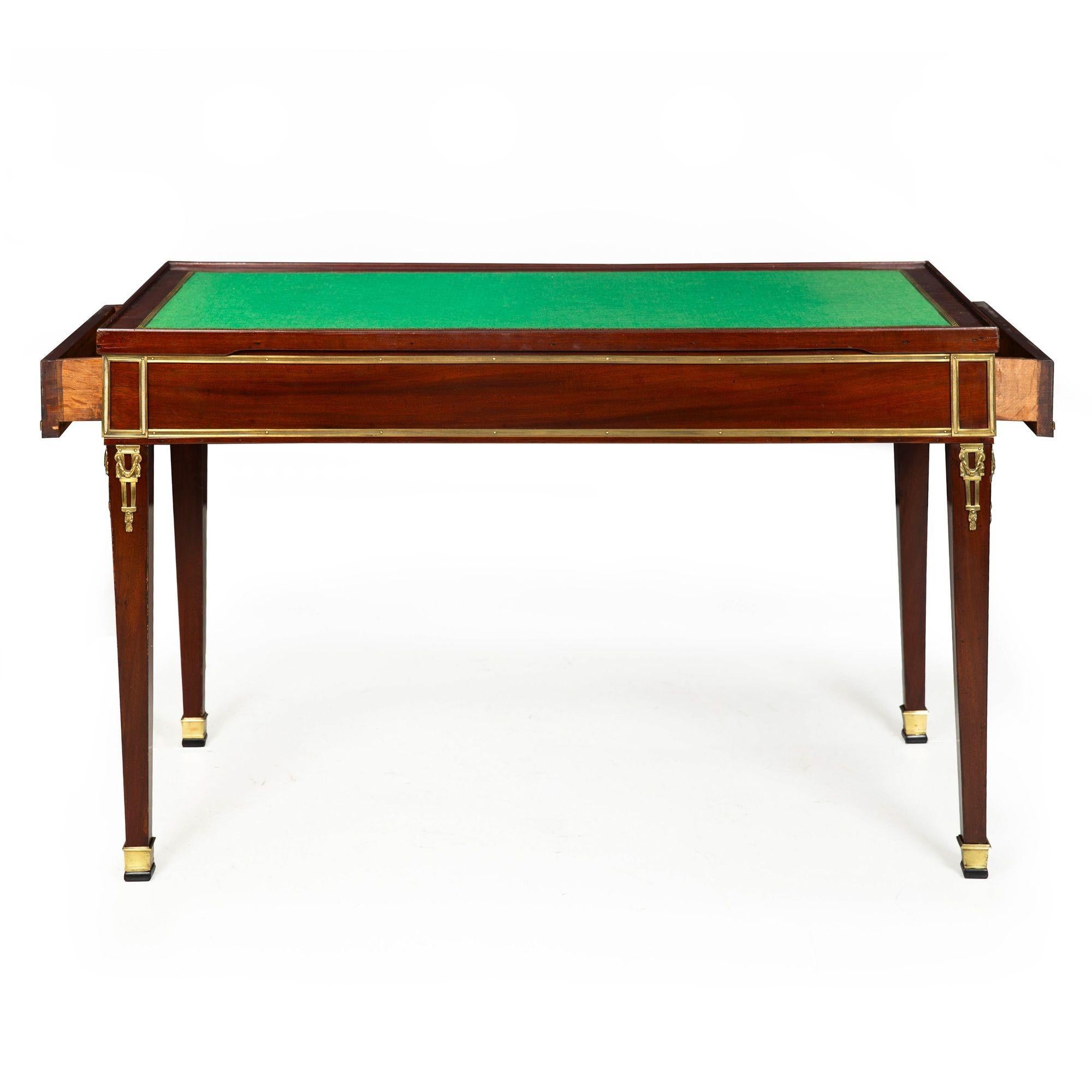 French Louis XVI Mahogany Writing Desk Tric-Trac Game Table circa 1785 In Good Condition For Sale In Shippensburg, PA