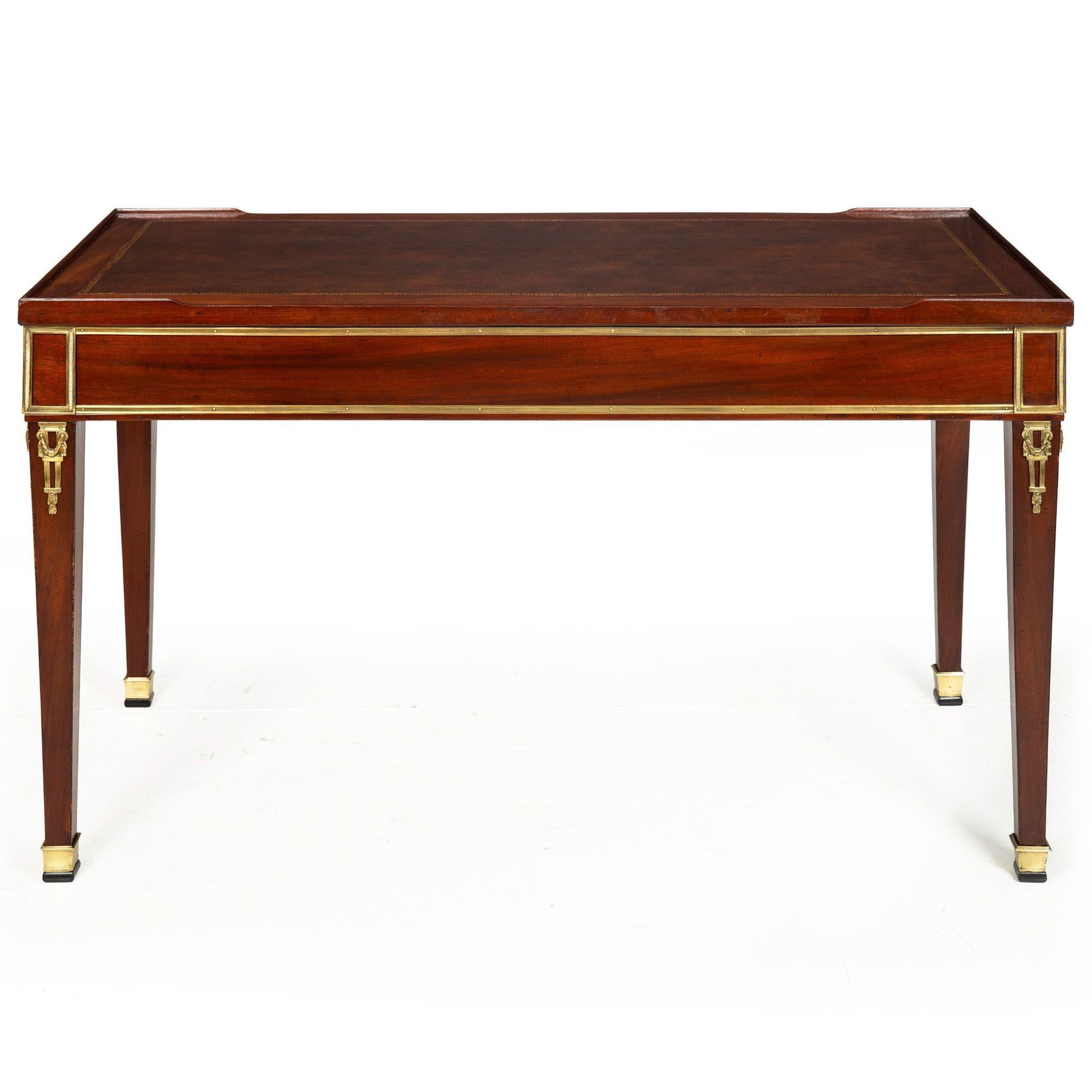 18th Century and Earlier French Louis XVI Mahogany Writing Desk Tric-Trac Game Table circa 1785 For Sale