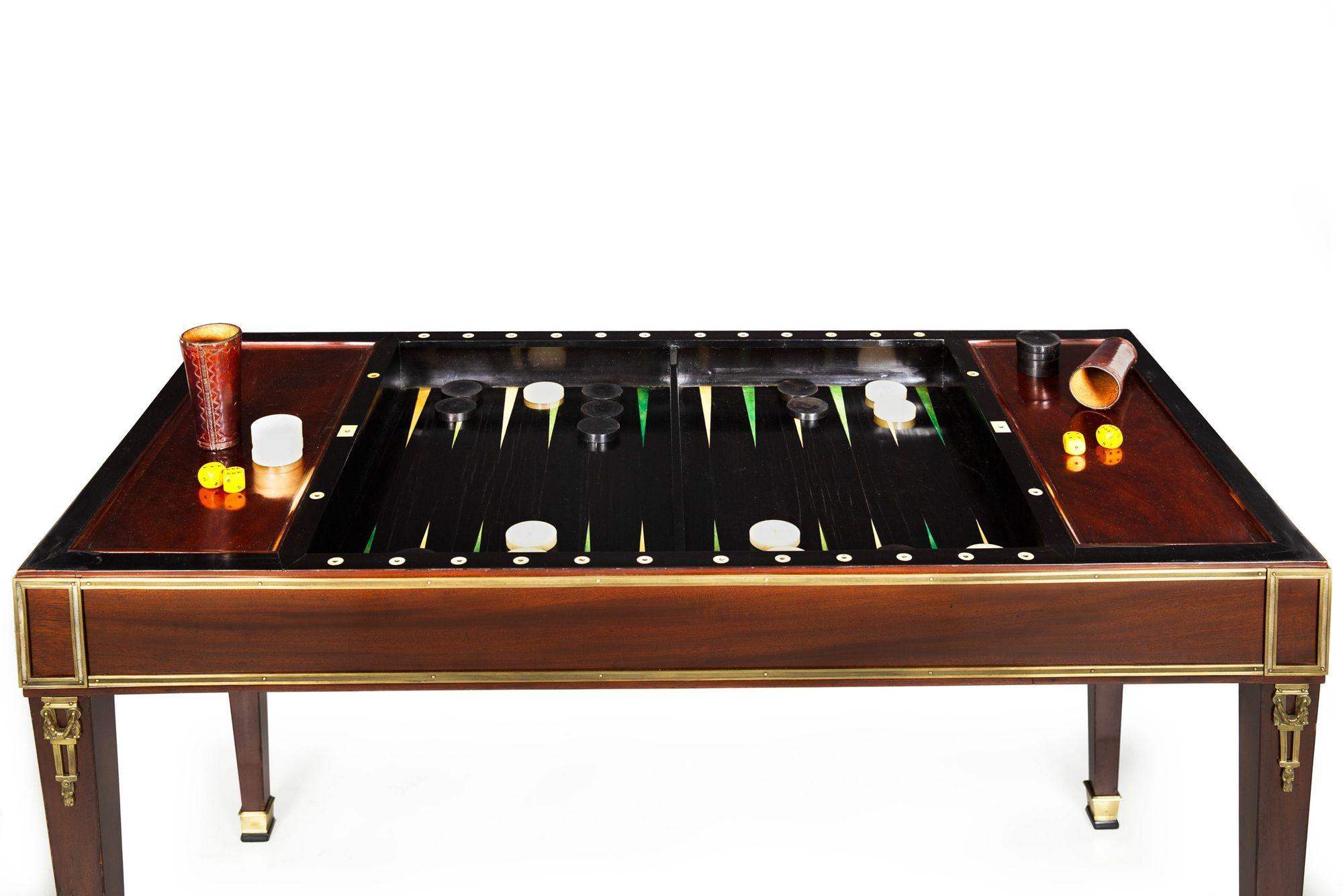 French Louis XVI Mahogany Writing Desk Tric-Trac Game Table circa 1785 For Sale 3