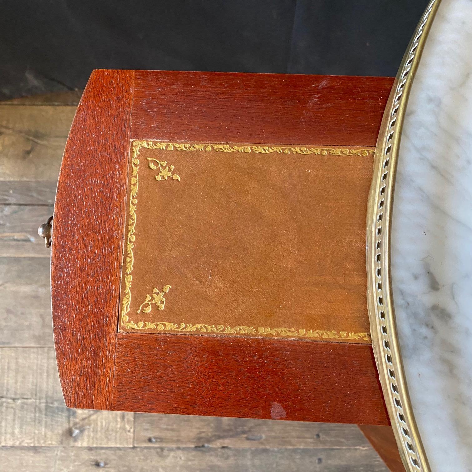  French Louis XVI Marble Top Round Bouillotte Side Table In Good Condition In Hopewell, NJ
