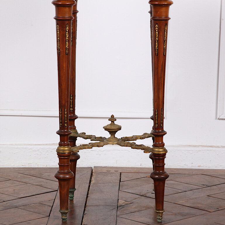 French Louis XVI Marble-Top Stand In Good Condition In Vancouver, British Columbia