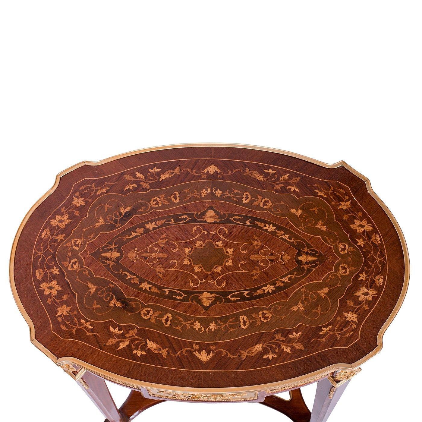 French Louis XVI Marquetry Inlaid Table (3 Set), 20th Century For Sale 5