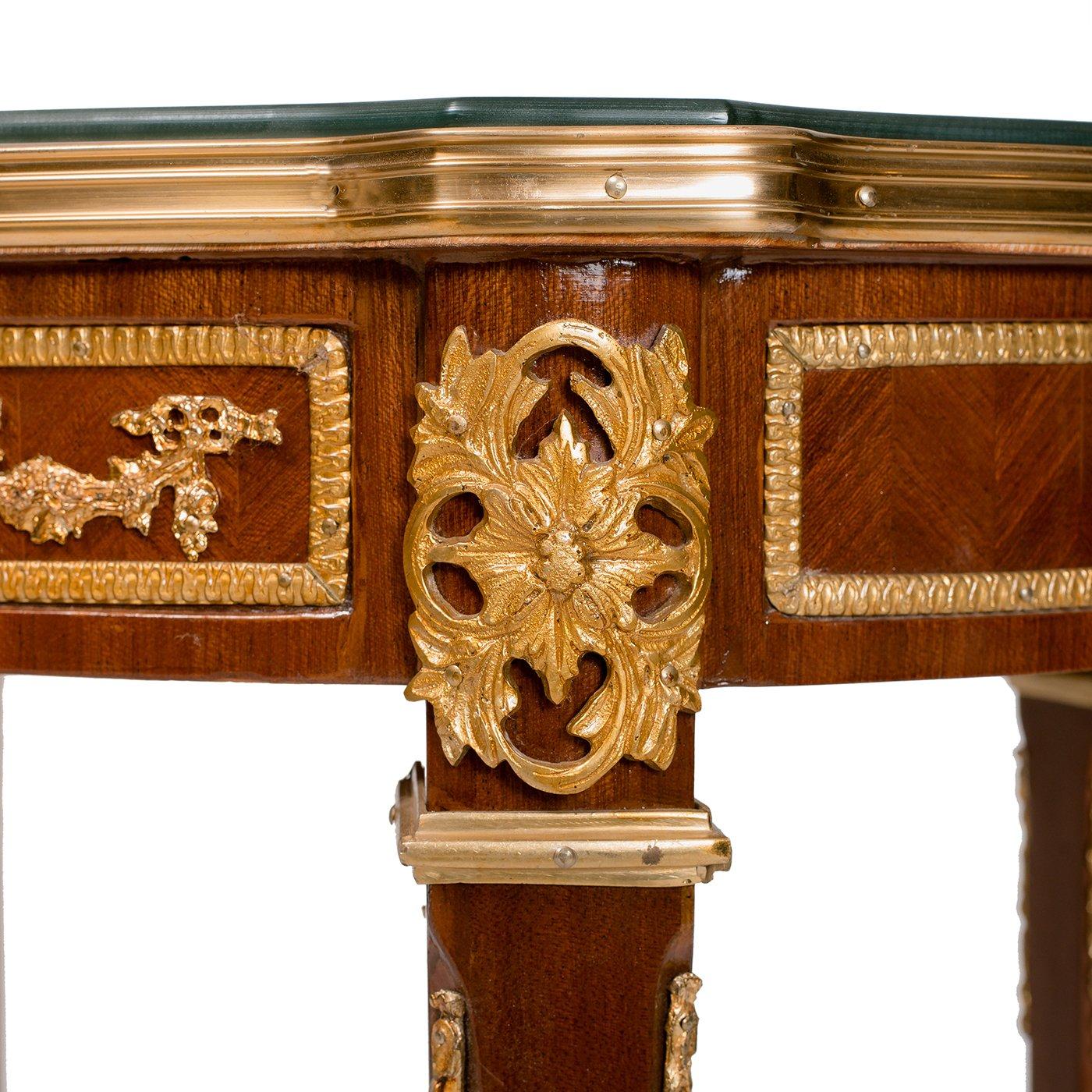 French Louis XVI Marquetry Inlaid Table (3 Set), 20th Century For Sale 3