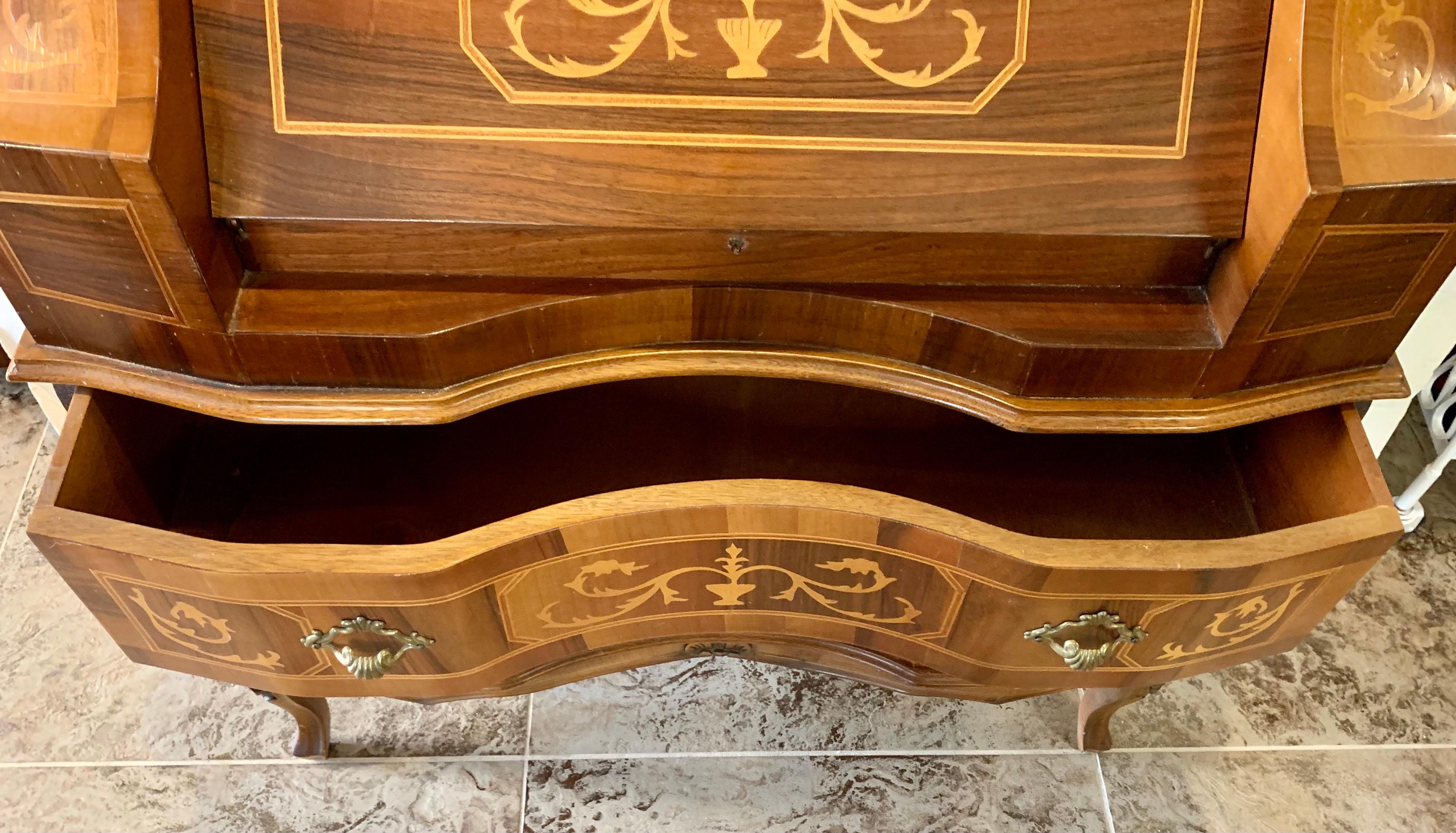 French Louis XVI Marquetry Ladies Secretary Writing Desk In Good Condition In West Hartford, CT