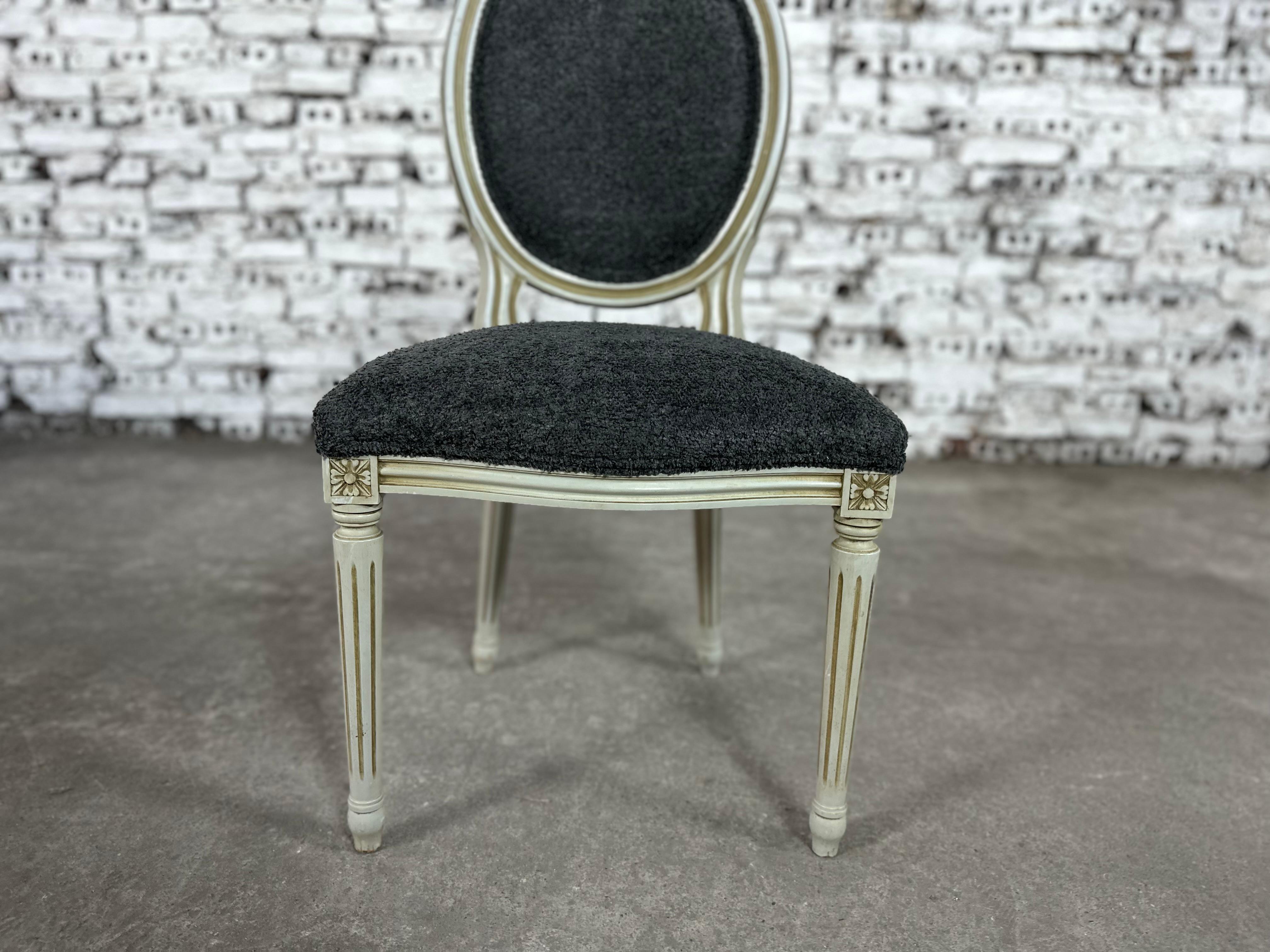 French Louis XVI Medallion Back Dining Chairs, Reupholstered - Set of 6 In Good Condition For Sale In Bridgeport, CT