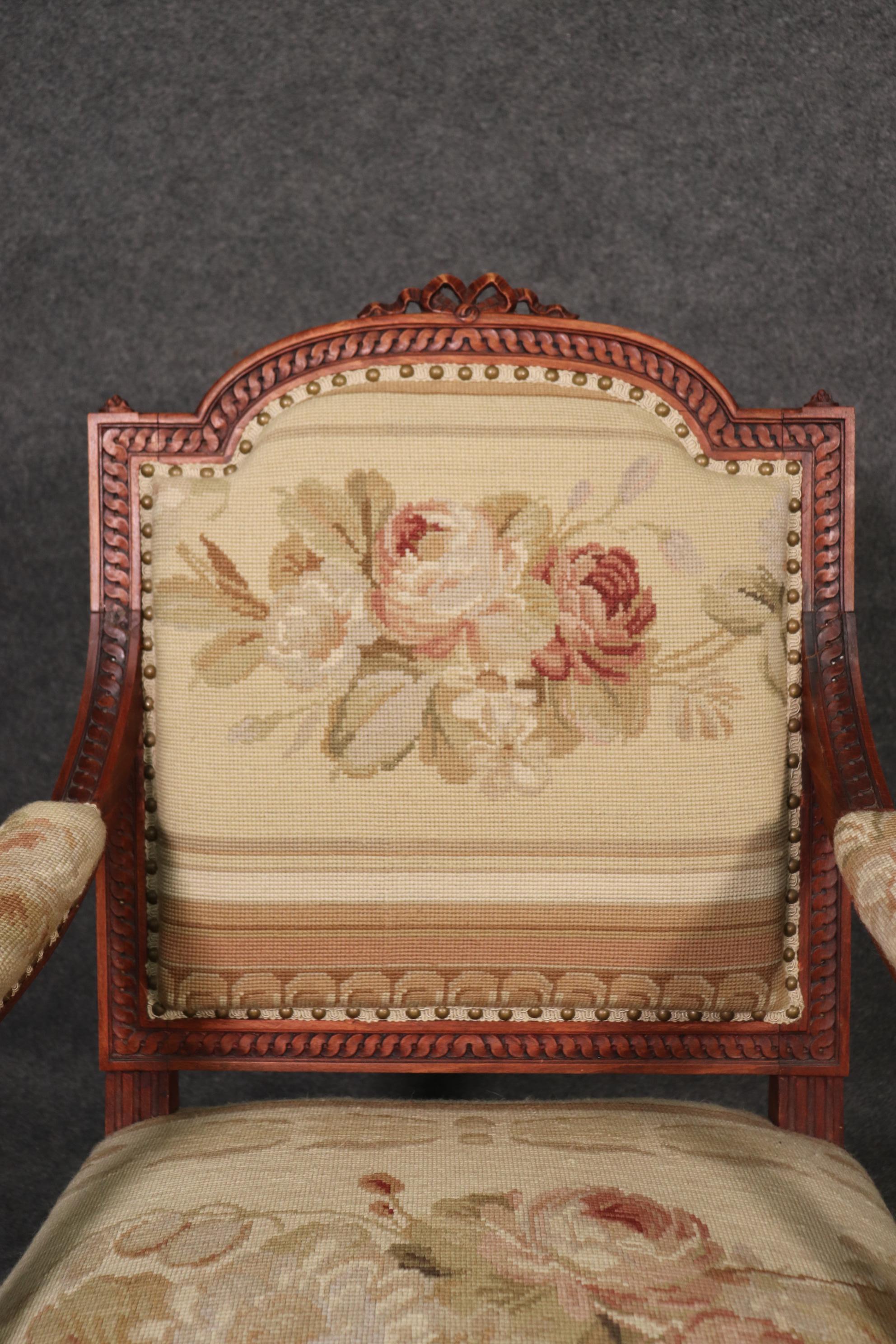 French Louis XVI Needlepoint Fauteuil Armchair in Walnut, circa 1890 For Sale 4