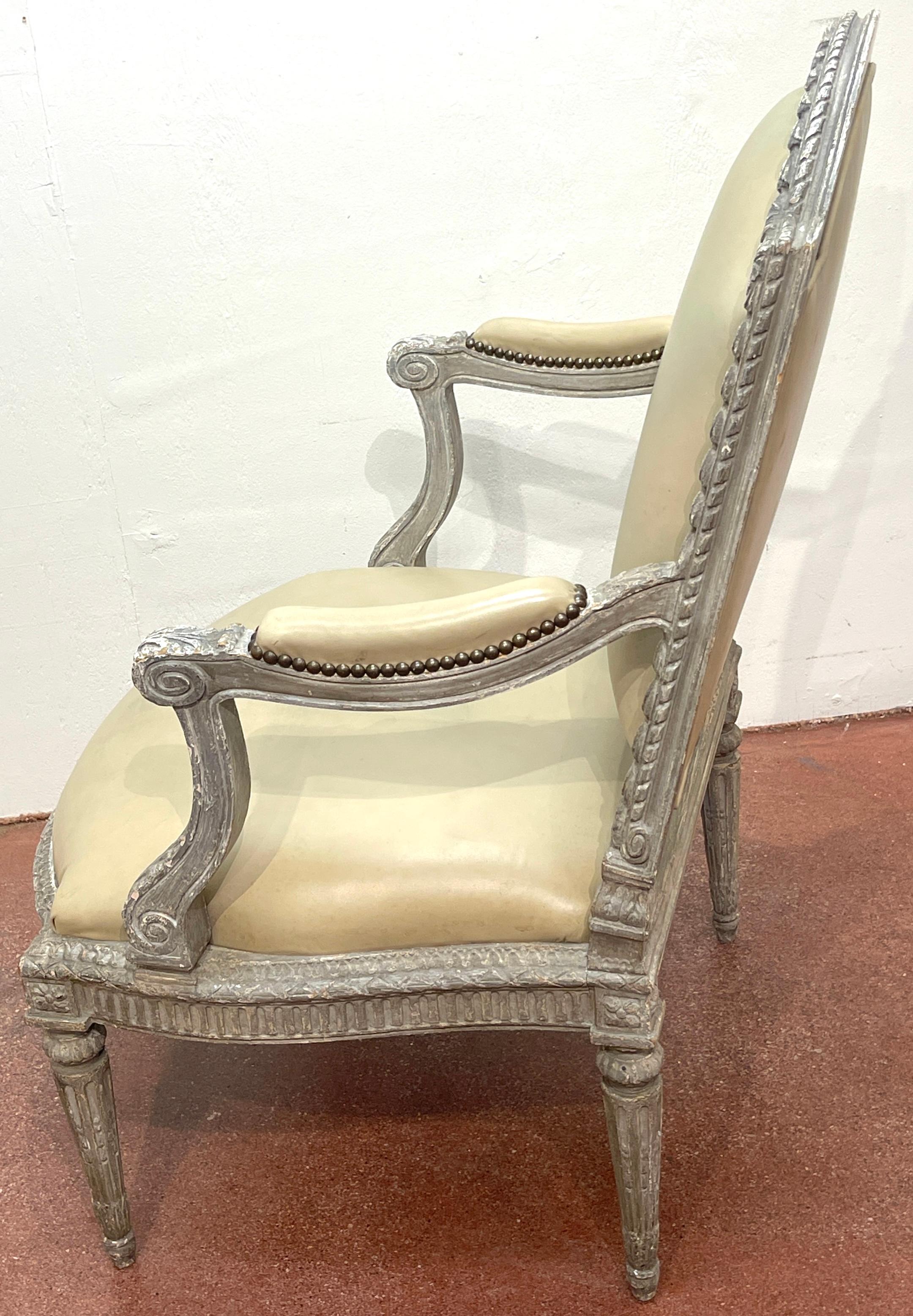 Luis XVI francés  Estilo Neoclásico Plateado  Piel  Sillón / Bergere en venta 6