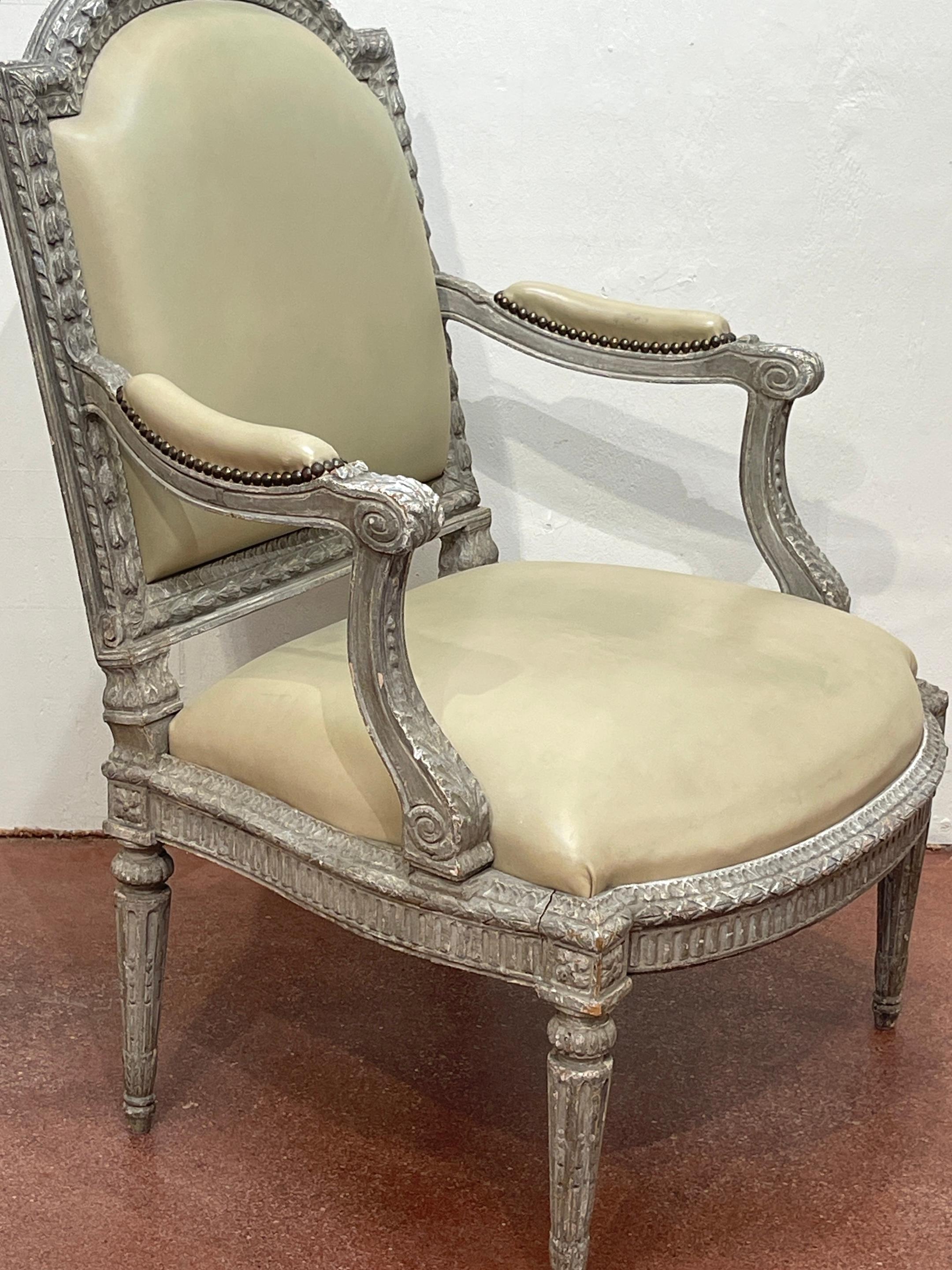 Luis XVI francés  Estilo Neoclásico Plateado  Piel  Sillón / Bergere Cuero en venta