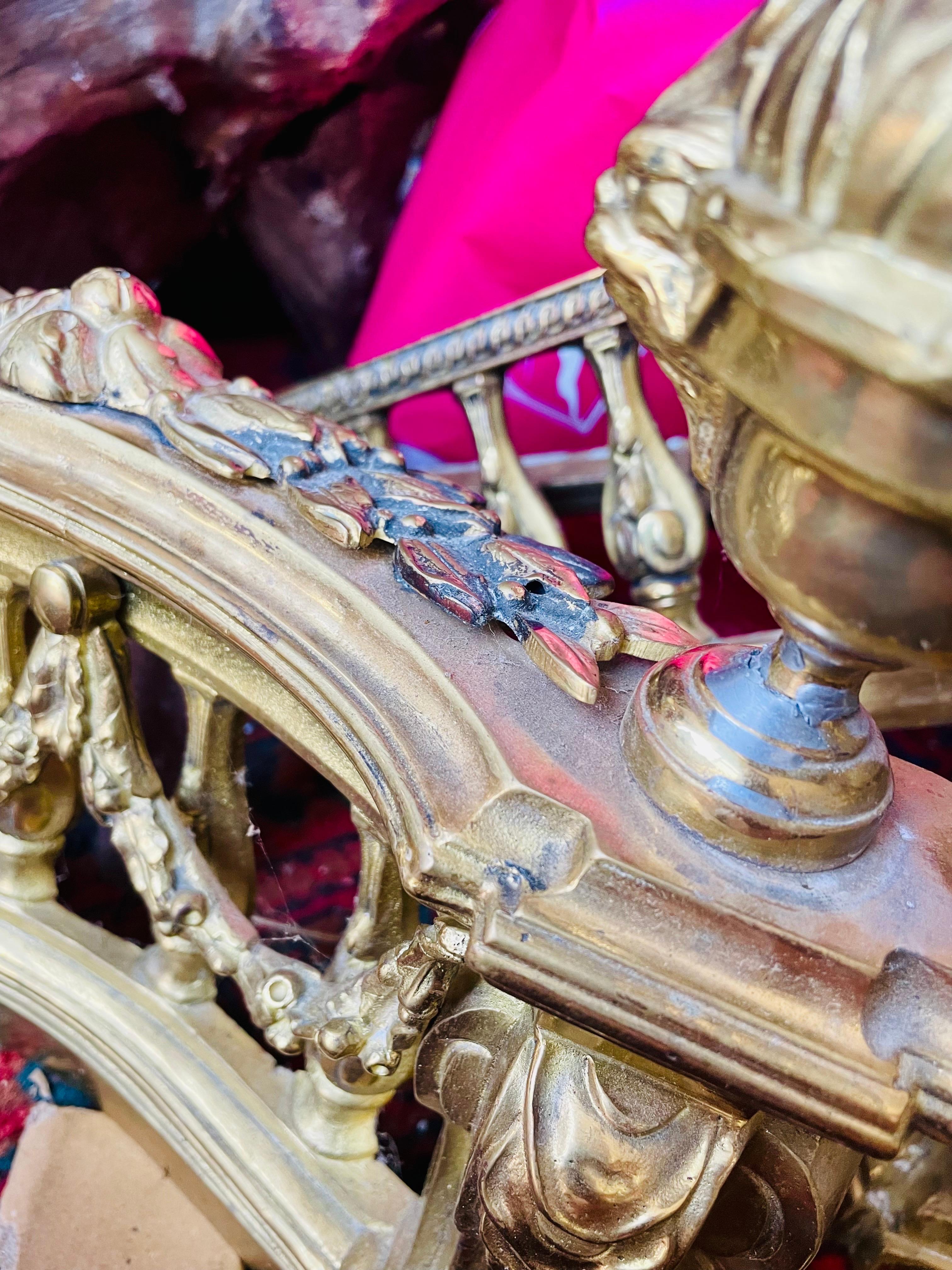 French Louis XVI Neoclassical Urn Lion Head Brass Fireplace Chenets & Fender Set For Sale 14