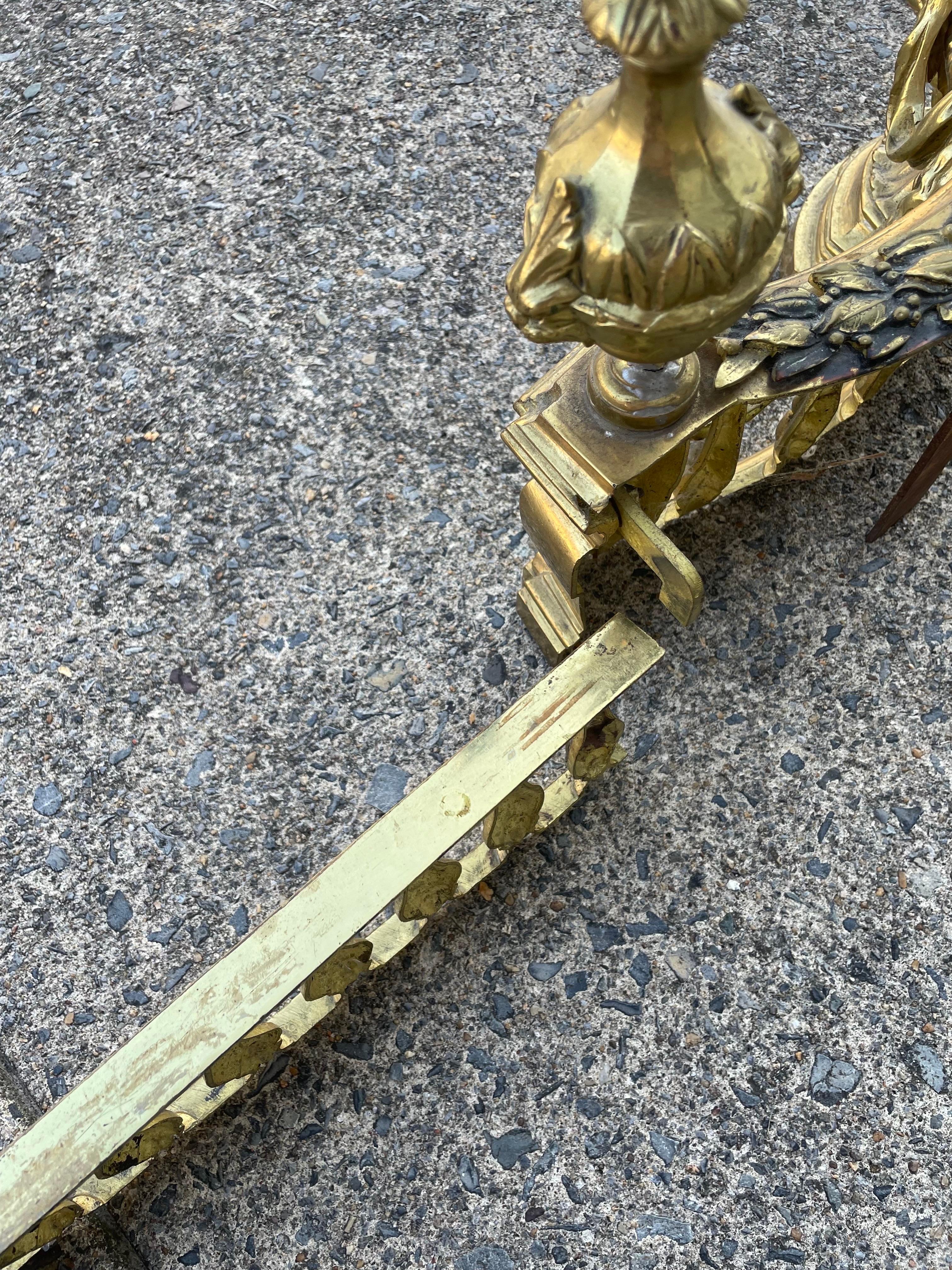 French Louis XVI Neoclassical Urn Lion Head Brass Fireplace Chenets & Fender Set In Fair Condition For Sale In Clifton Forge, VA