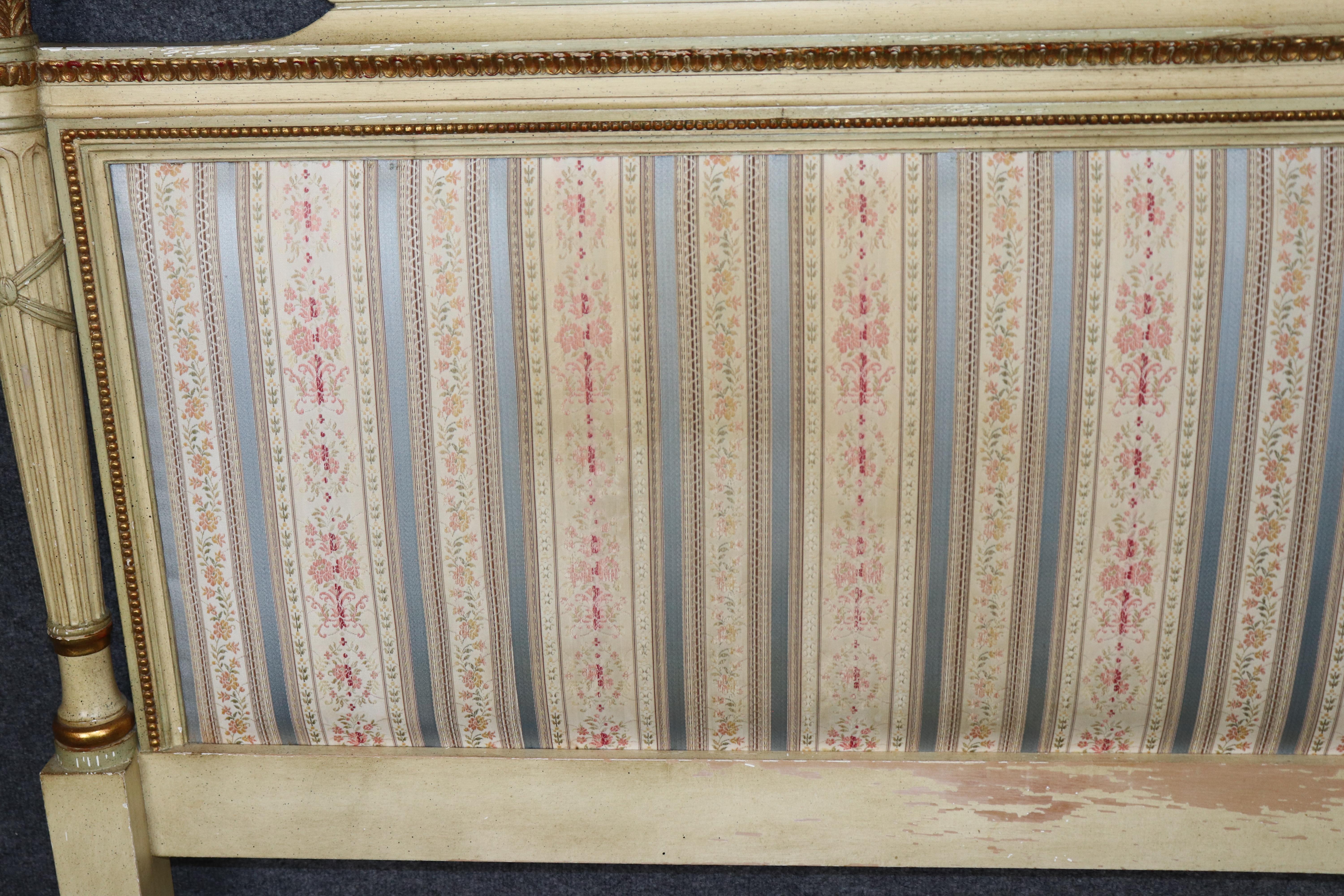 Tissu d'ameublement Tête de lit Louis XVI décorée à la peinture en vente