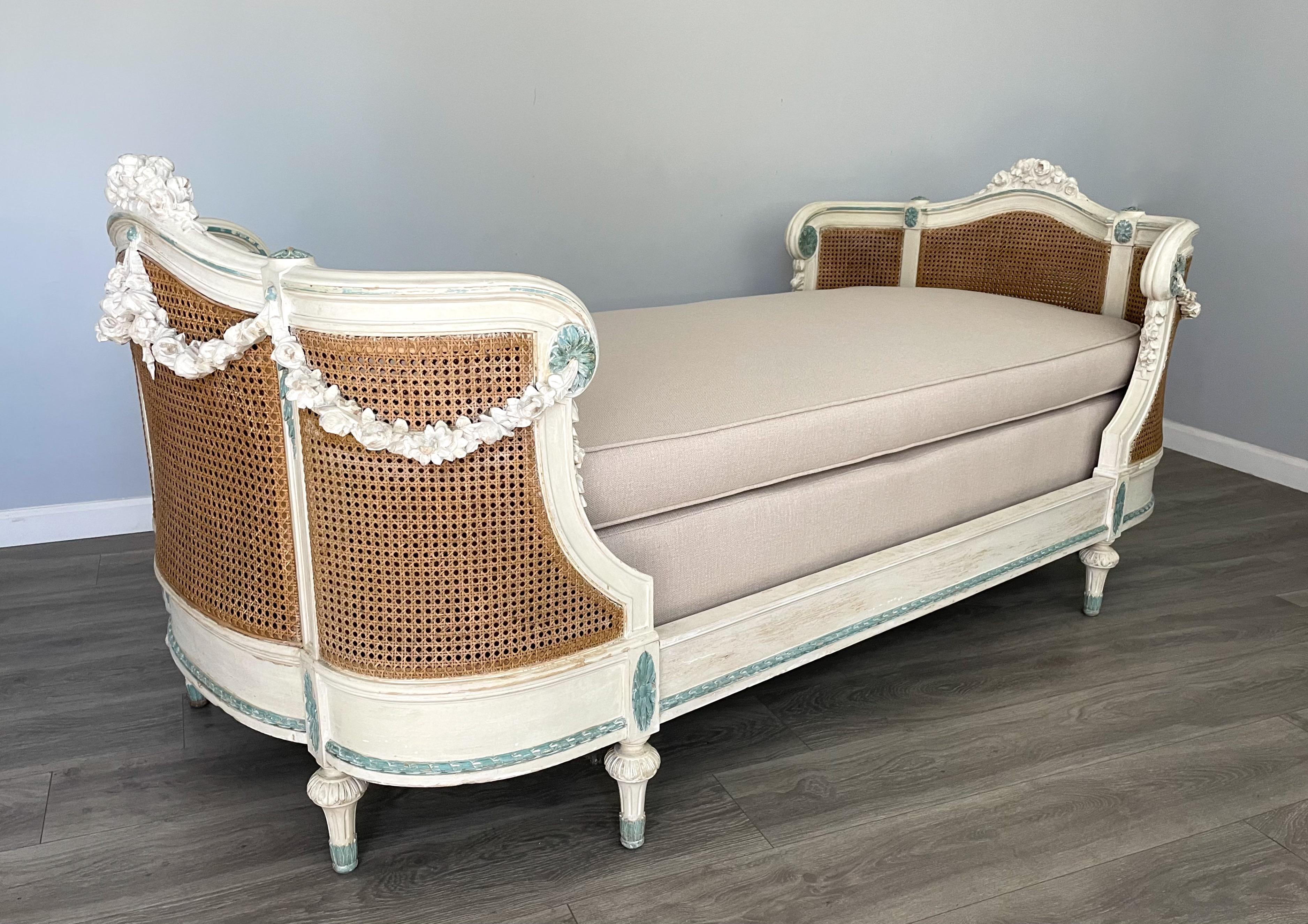 Early 20th Century French Louis XVI Painted Daybed