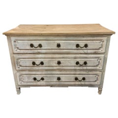 Commode en chêne peint de style Louis XVI