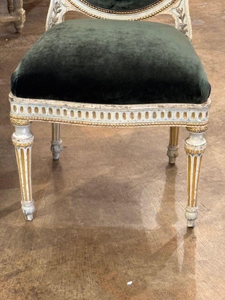 Französische Louis XVI Beistellstühle mit Bemalung im Zustand „Gut“ im Angebot in Dallas, TX