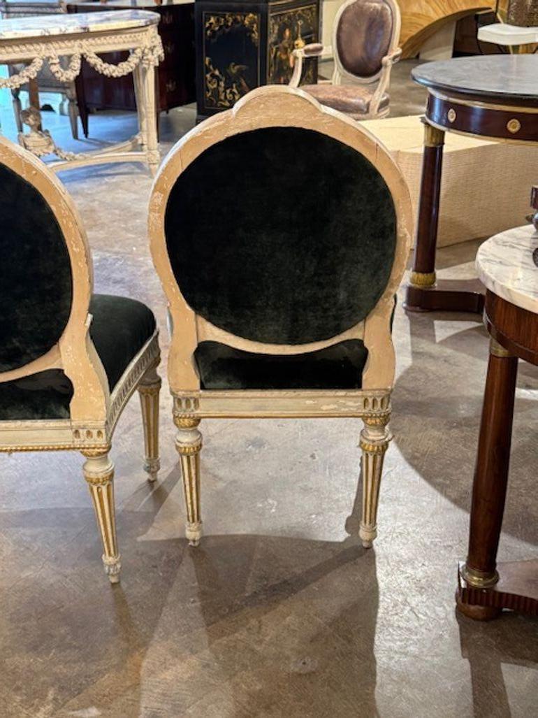 Französische Louis XVI Beistellstühle mit Bemalung im Angebot 1