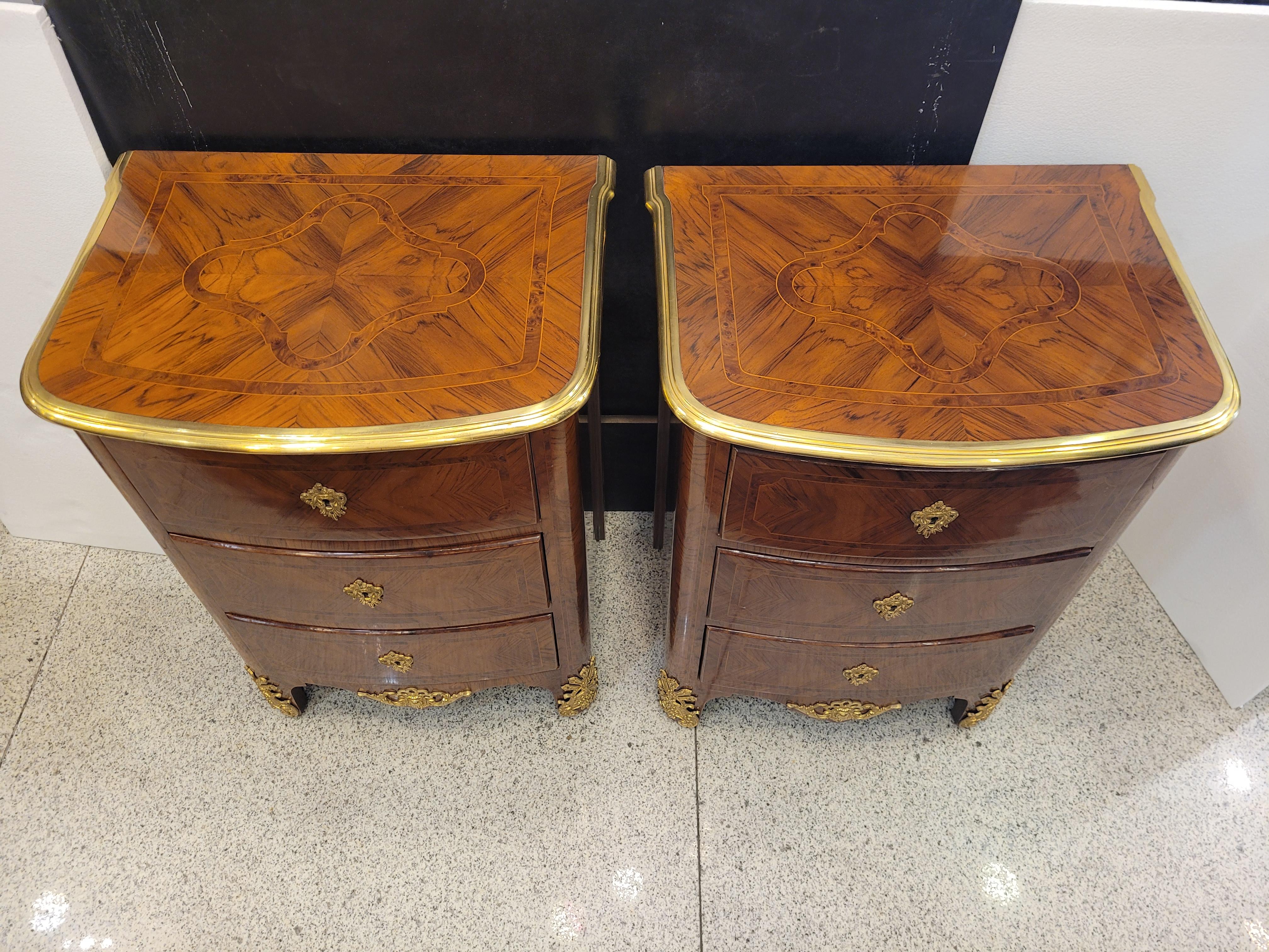 French Louis XVI Pair of Chest of Drawers, Commodes, Wood and Ormolu In Excellent Condition In Valladolid, ES