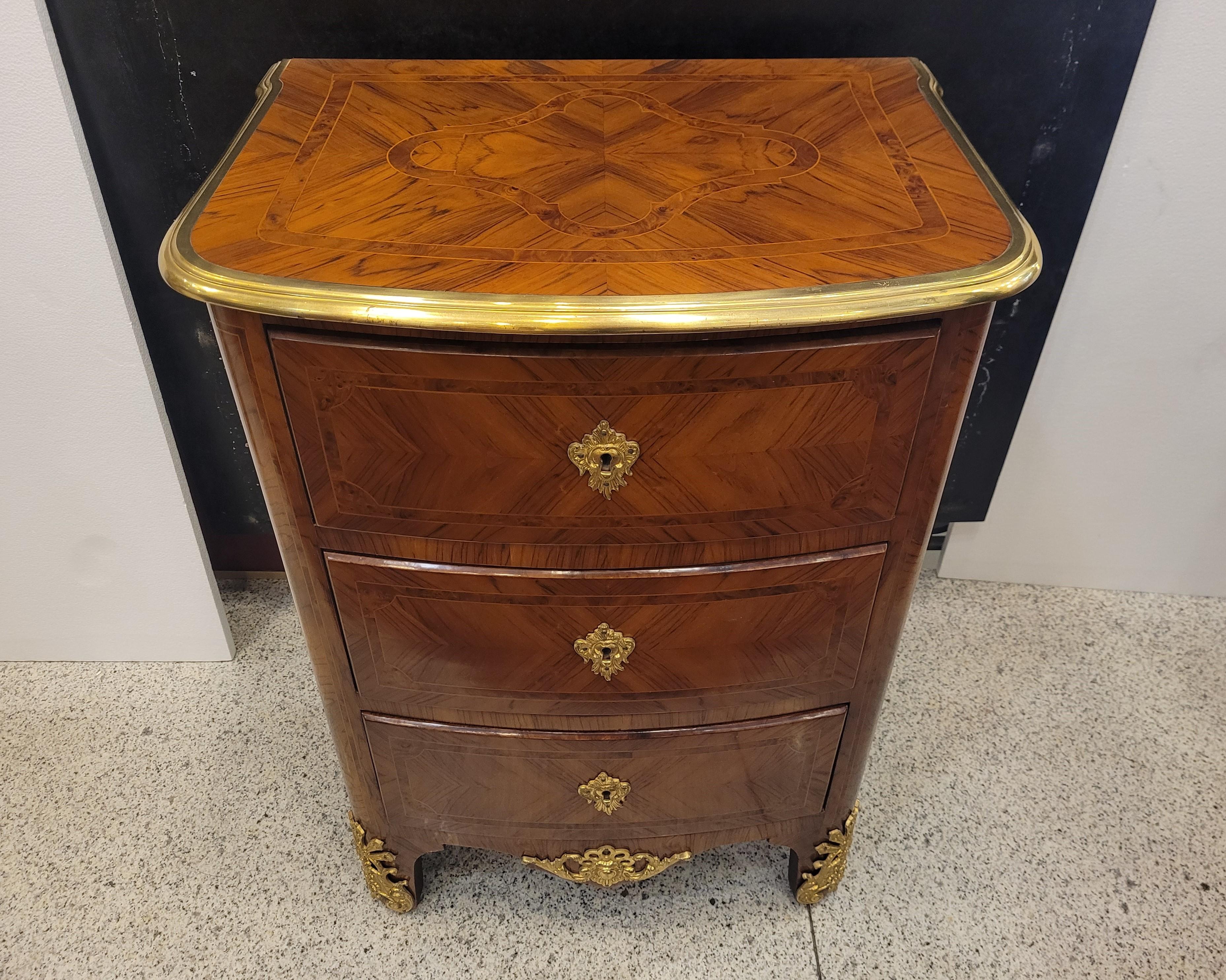 French Louis XVI Pair of Chest of Drawers, Commodes, Wood and Ormolu 1