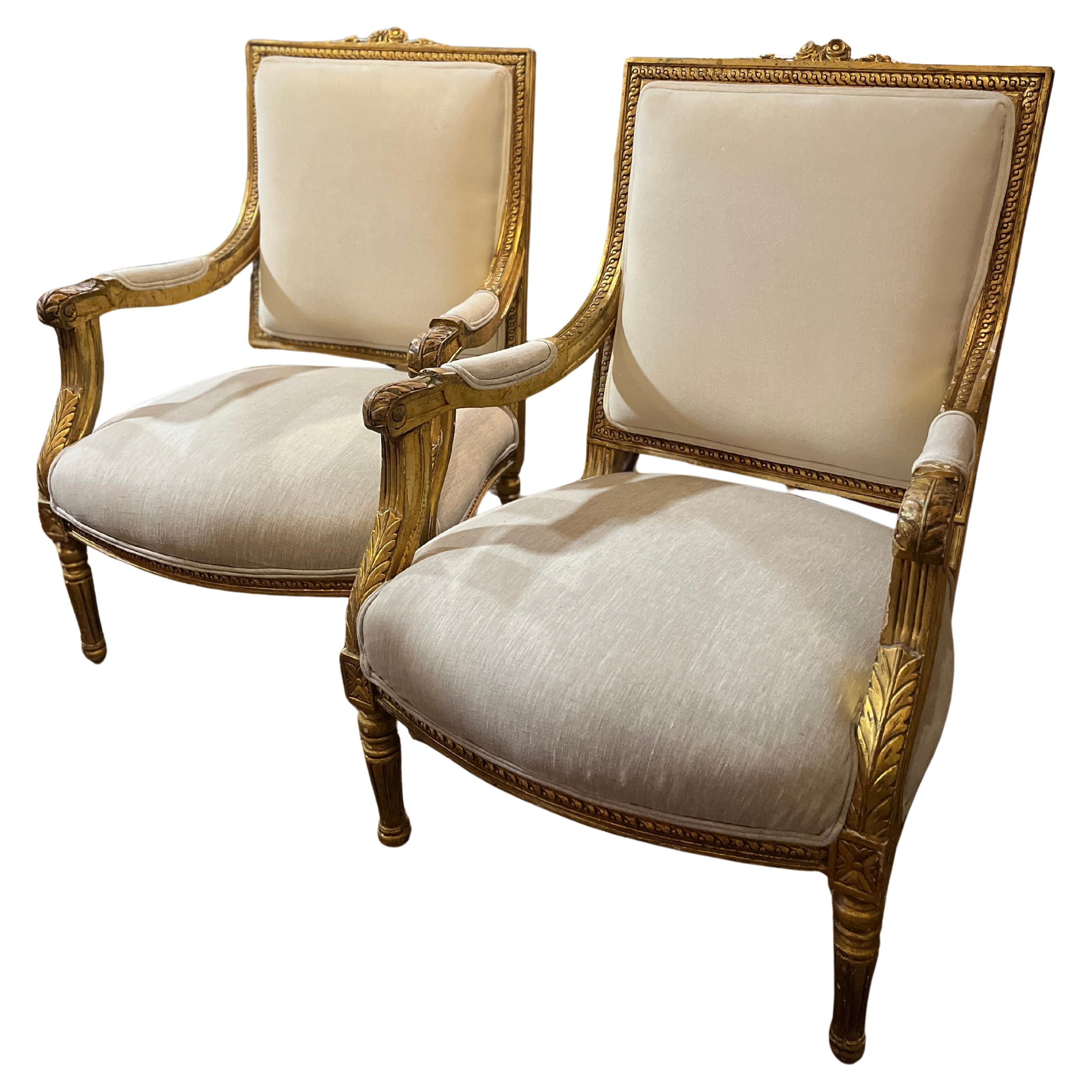 Paire de Fauteuils à La Reine de style Louis XVI en vermeil en vente