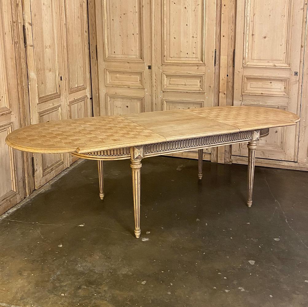 French Louis XVI Parquet Pop Leaf Dining Table In Good Condition In Dallas, TX