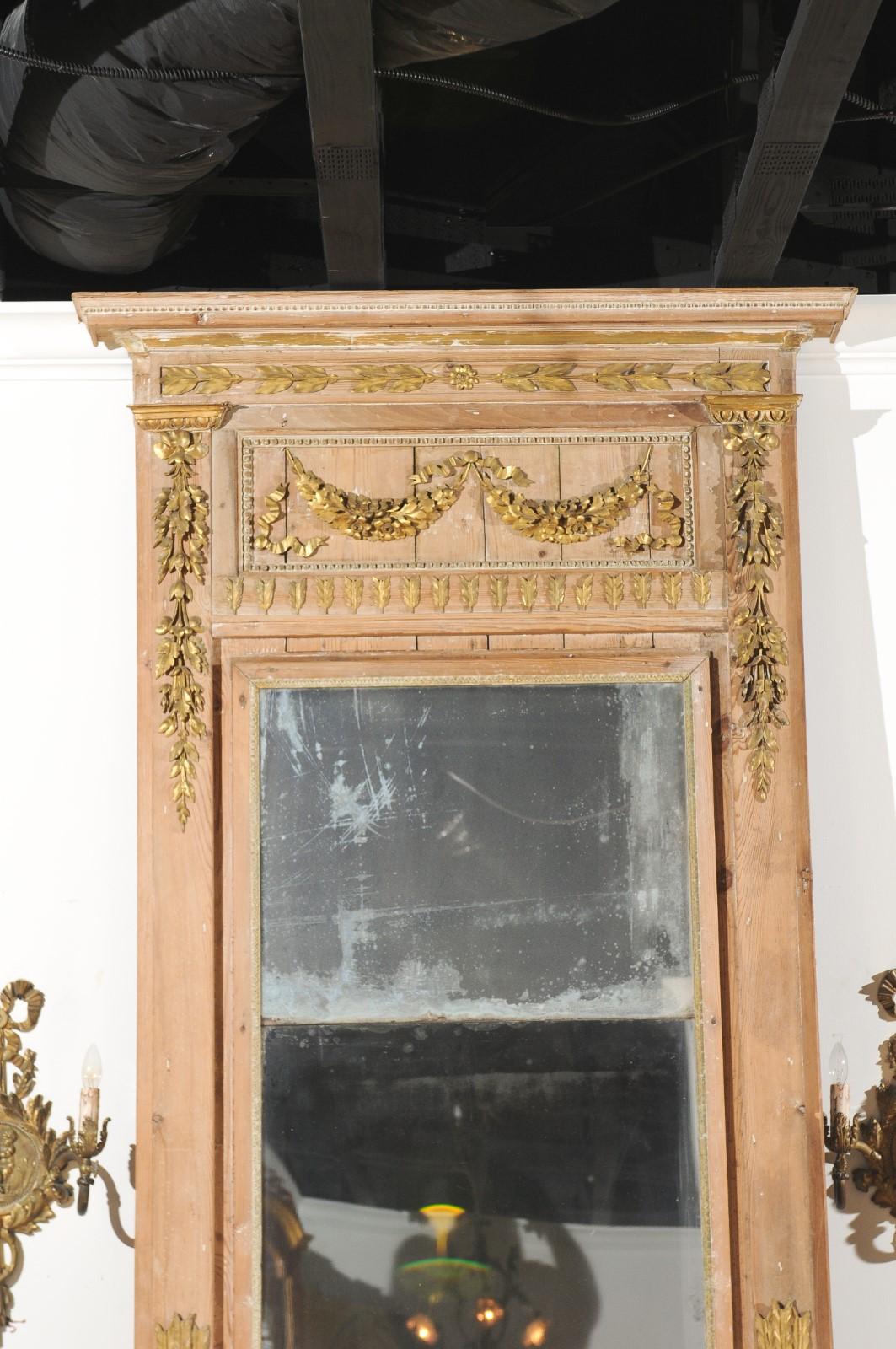 French Louis XVI Period 1780s Wooden Trumeau Mirror with Carved Giltwood Décor In Good Condition In Atlanta, GA