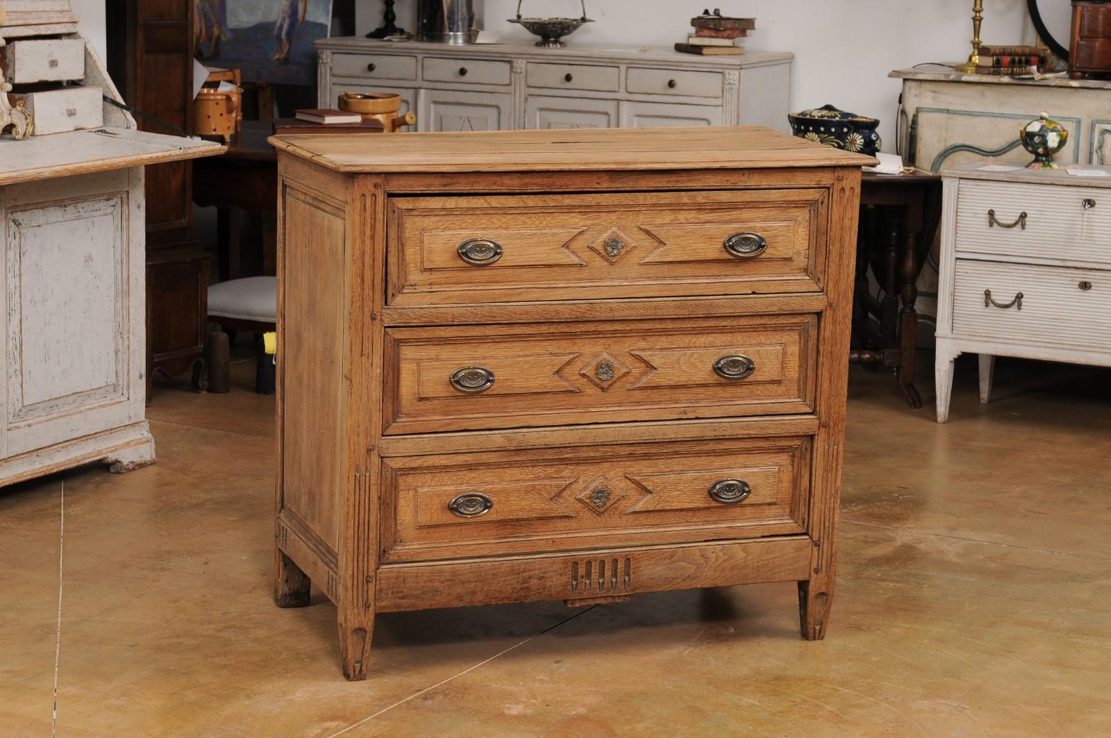 French Louis XVI Period 1790s Bleached Oak Commode with Geometric Décor In Good Condition In Atlanta, GA