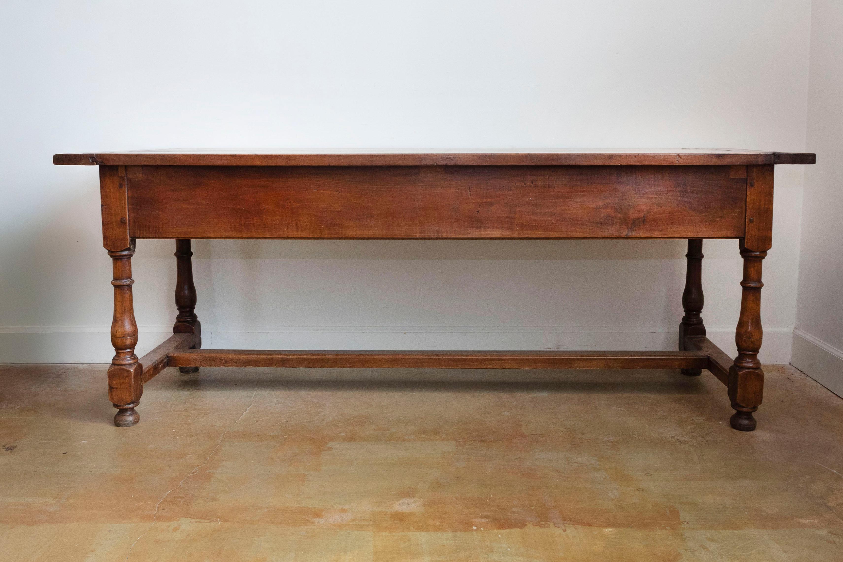 French Louis XVI Period 1790s Farm Table with Sliding Panels and Carved Heart en vente 4