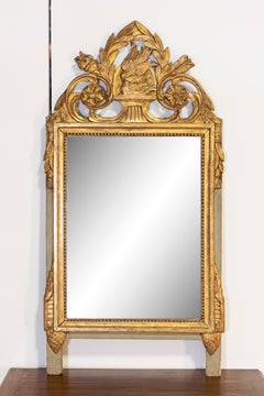 French Louis XVI Period 1790s Giltwood Wall Mirror with Carved Kissing Doves