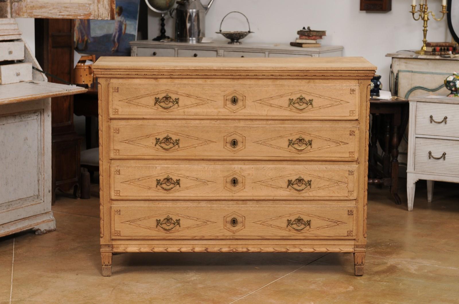 French Louis XVI Period 1790s Natural Oak Four-Drawer Commode with Carved Décor For Sale 10