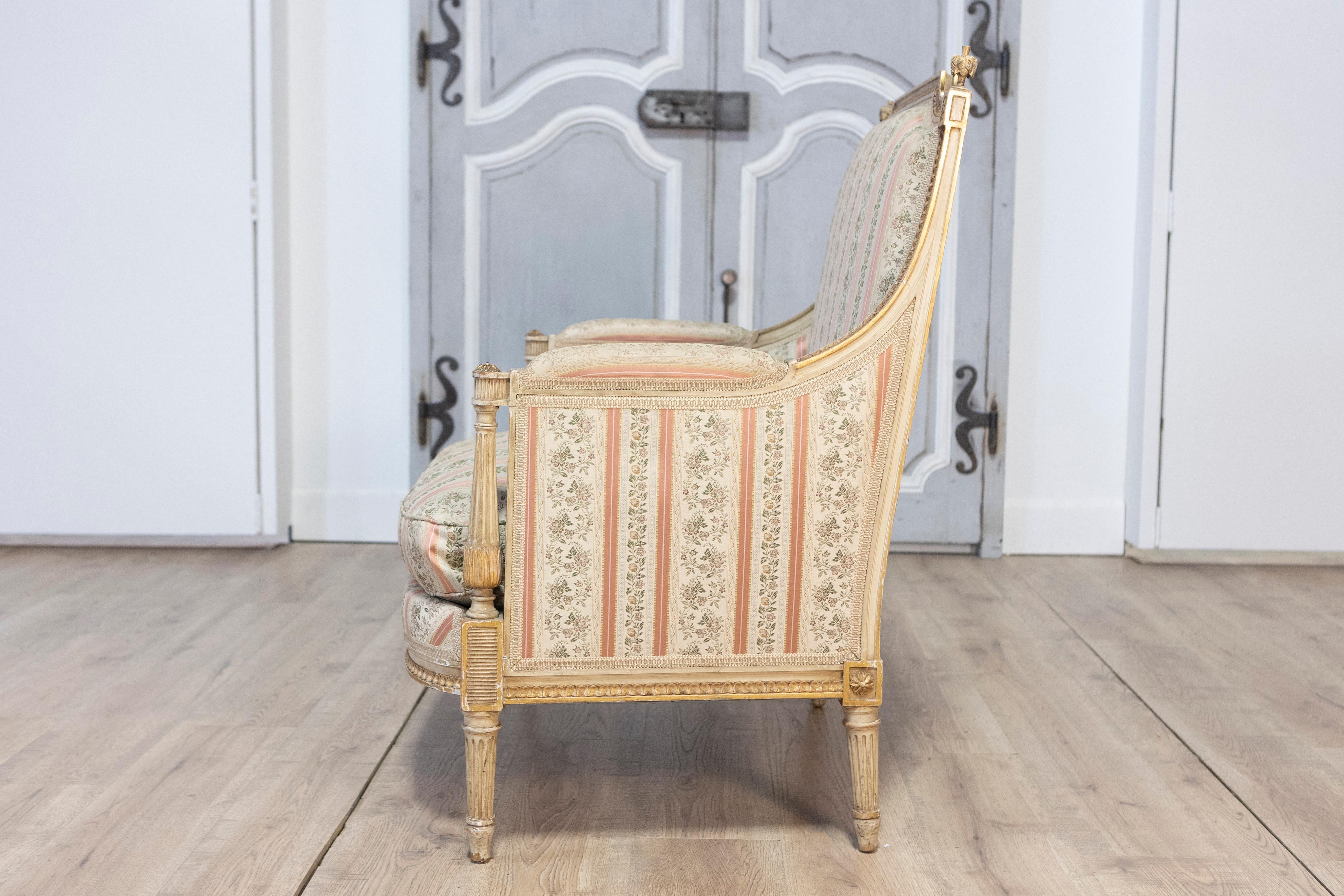 French Louis XVI Period 1790s Parcel Gilt Marquise Chair with Carved Décor 3
