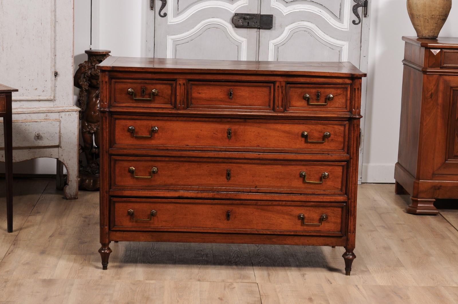 French Louis XVI Period 1790s Walnut Six-Drawer Commode with Fluted Side Posts For Sale 8