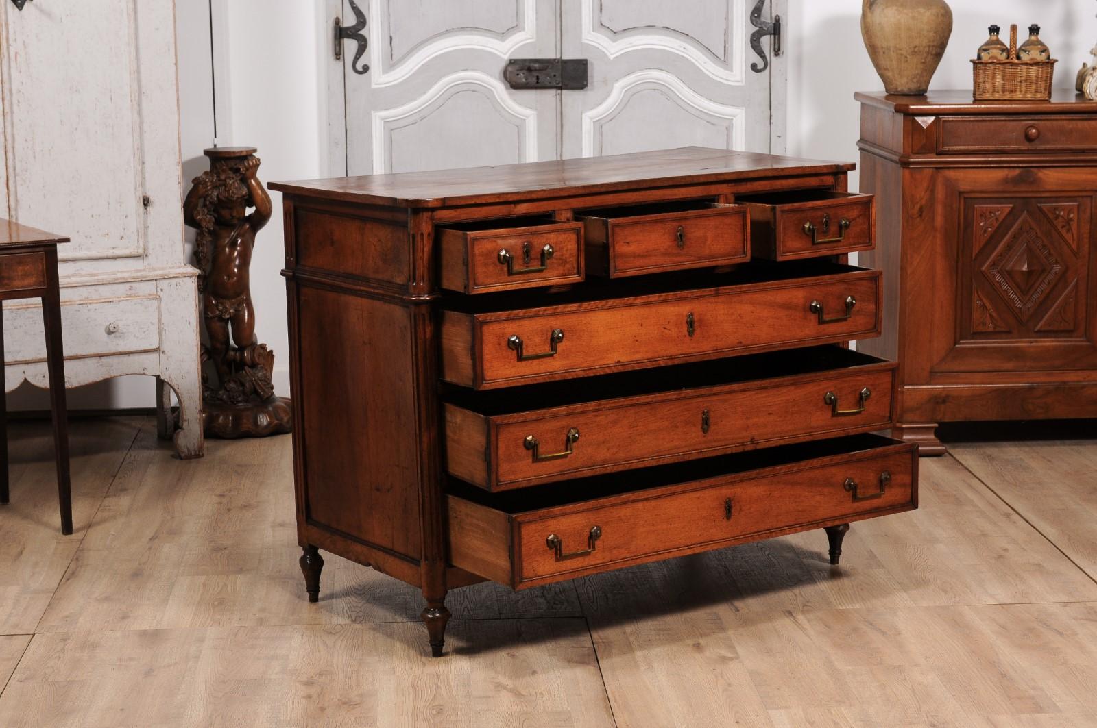 French Louis XVI Period 1790s Walnut Six-Drawer Commode with Fluted Side Posts In Good Condition For Sale In Atlanta, GA